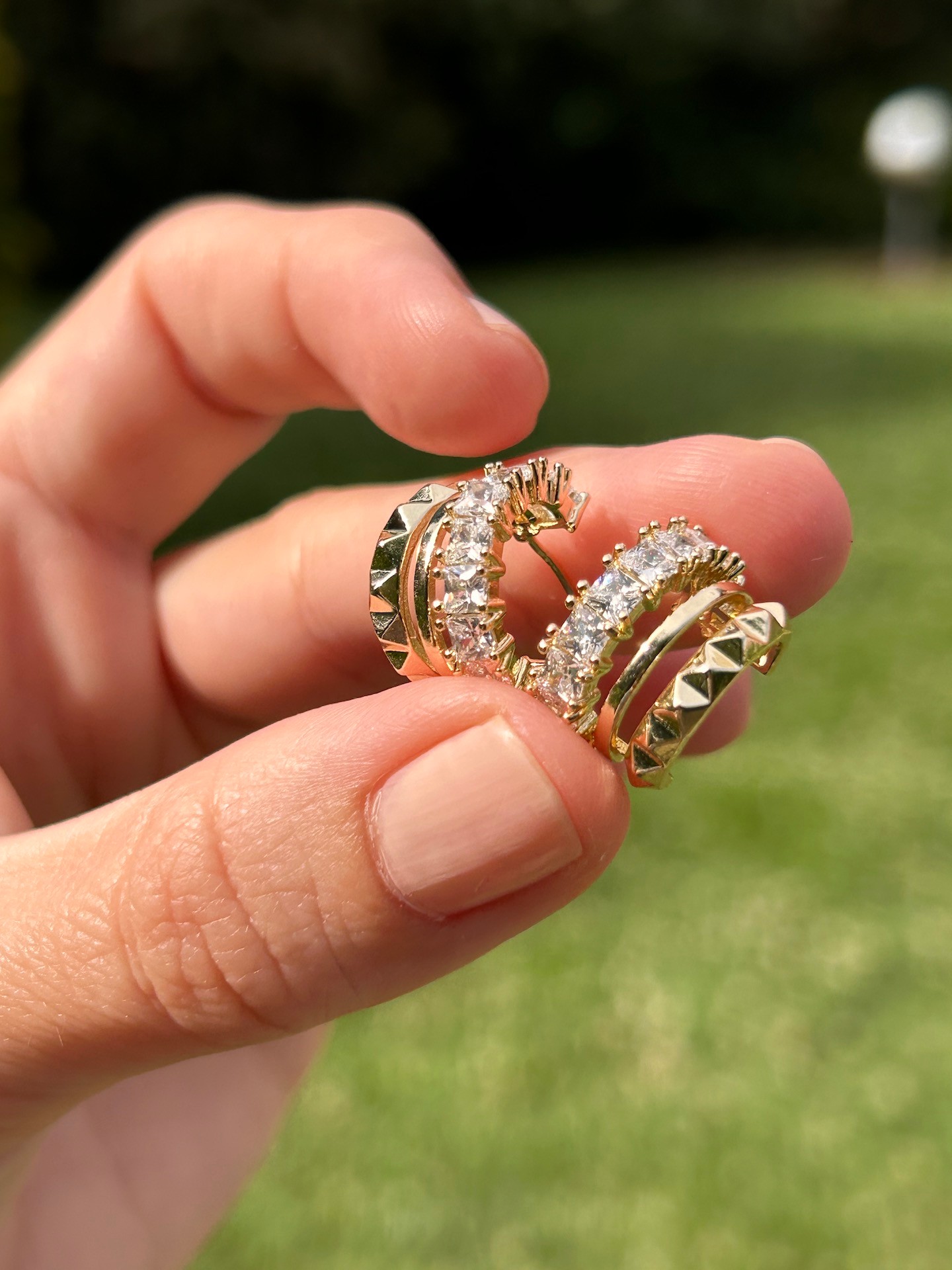 BYM587 Gold Kaplama Zirkon Taşlı Şık Kadın Çelik Küpe – Abiye & Günlük Kullanım