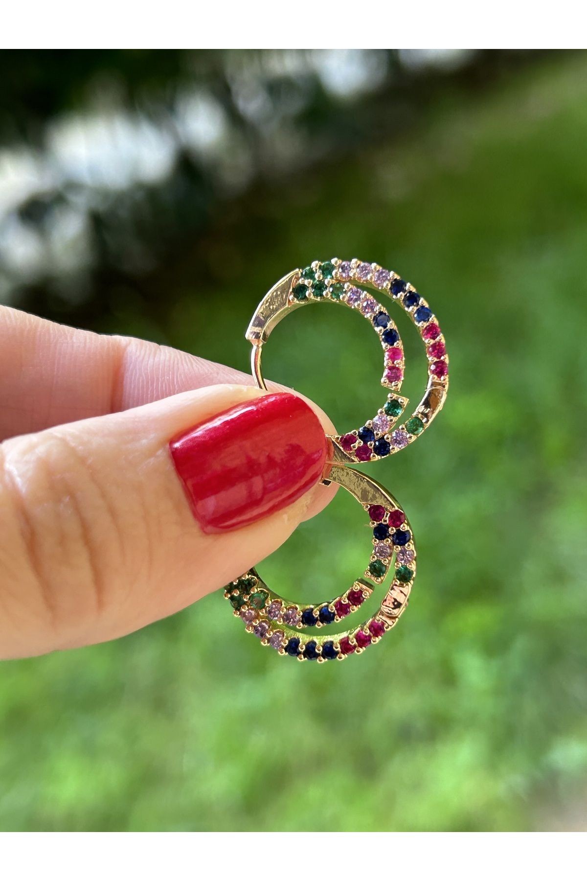 BYM188 Dönmeli Renkli Taşlı Halka Model Kadın Çelik Küpe