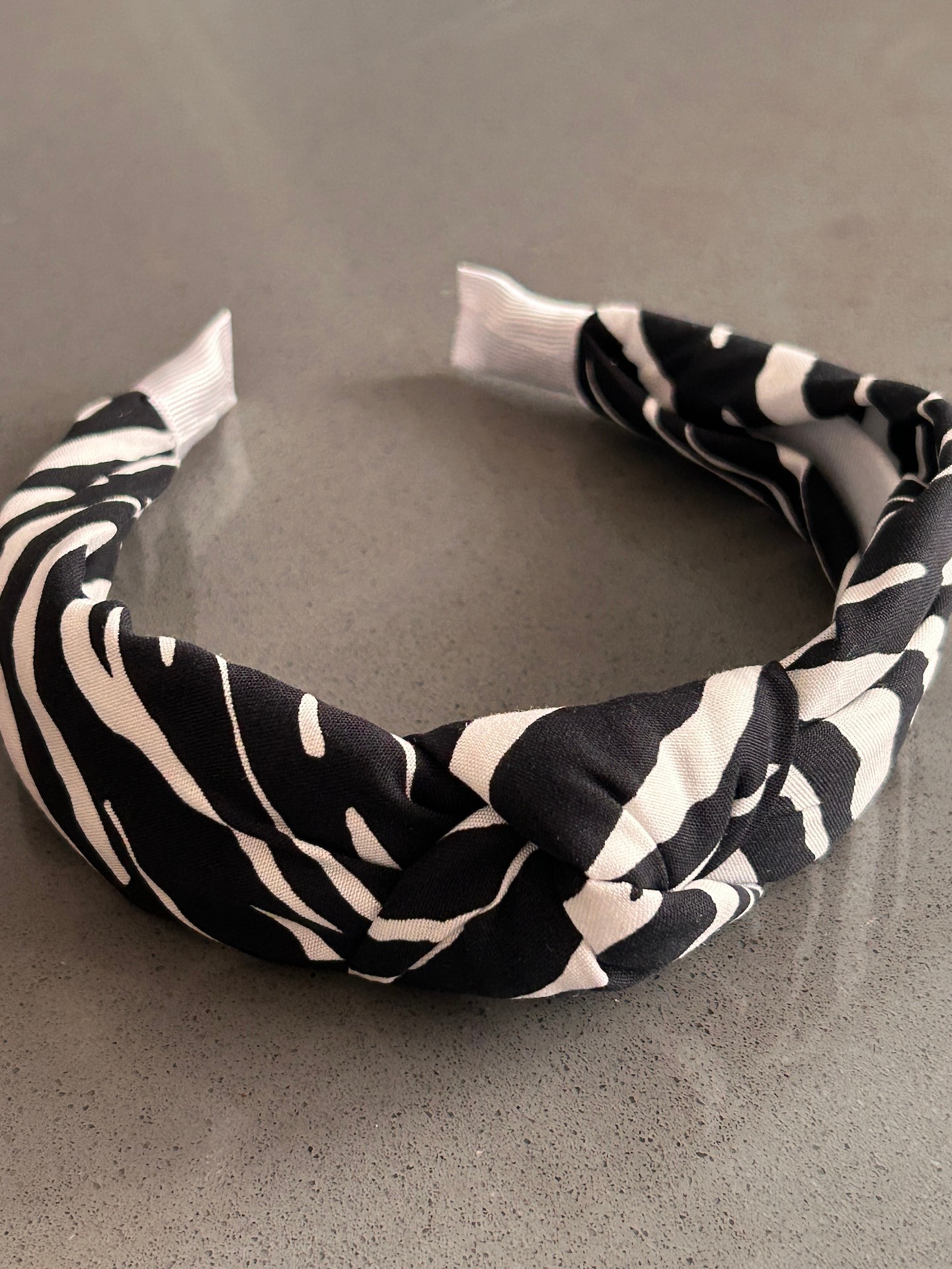 BYM332 Zebra Desenli Düğümlü Kumaş Yumuşak Kadın Saç Tacı