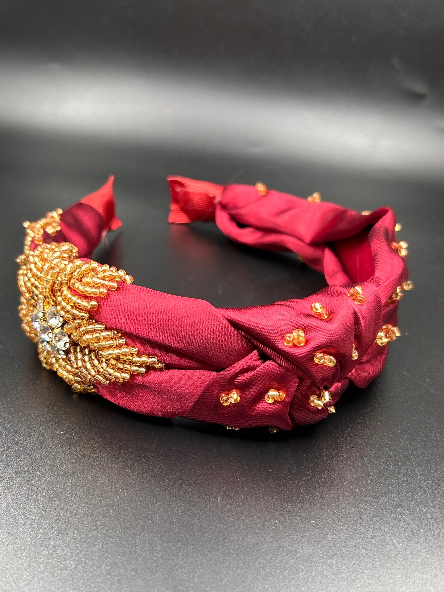 Bordo Saten Üzeri El İşlemeli Gold Boncuk ve Taş Motifli Kadın Abiye Kına Nişan Saç Tacı M00602459423
