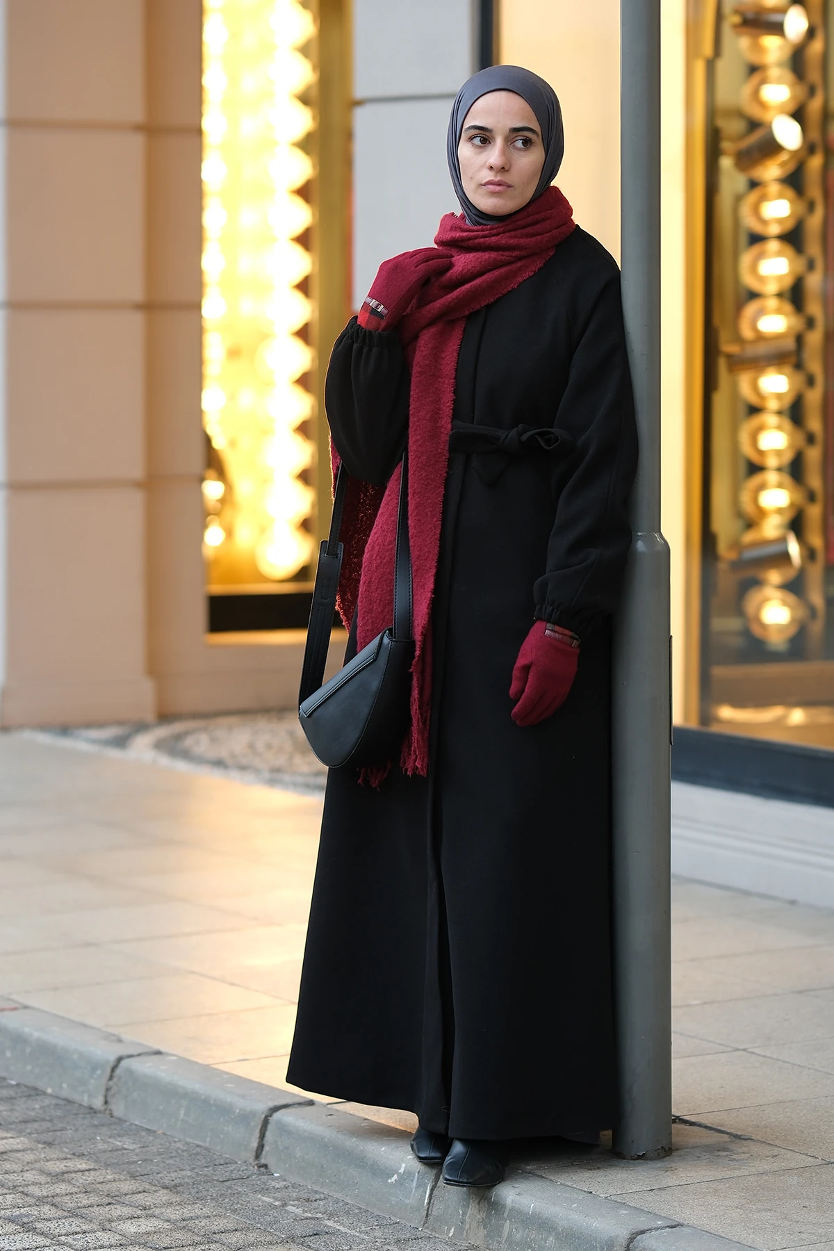 Kloş Kaşe Tam Boy Tesettür Kaban - Siyah