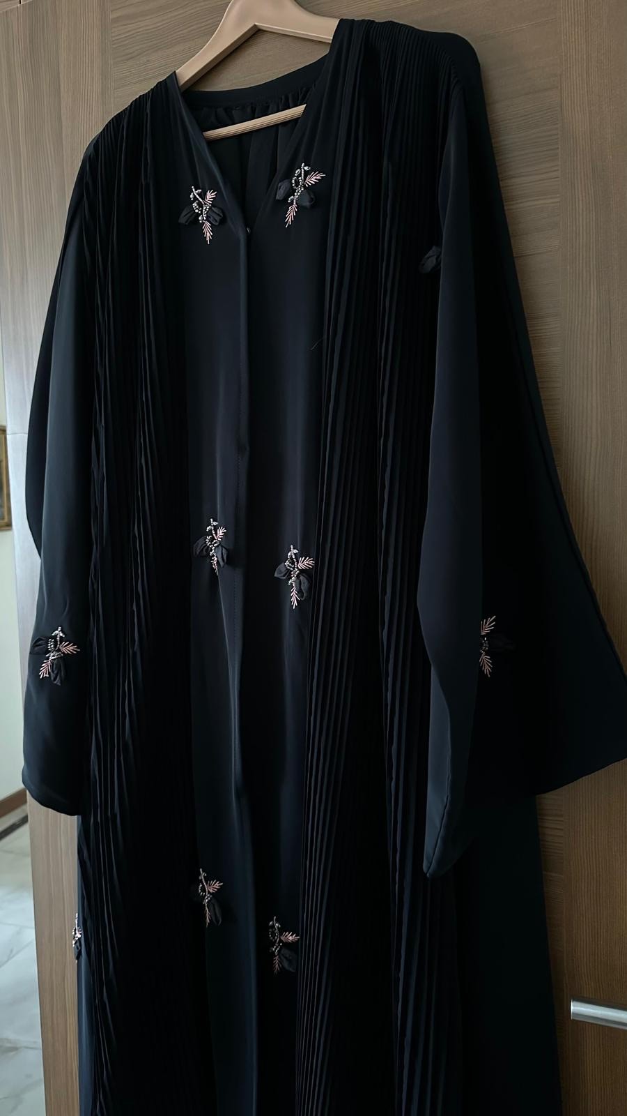 Gül İşlemeli Abaya