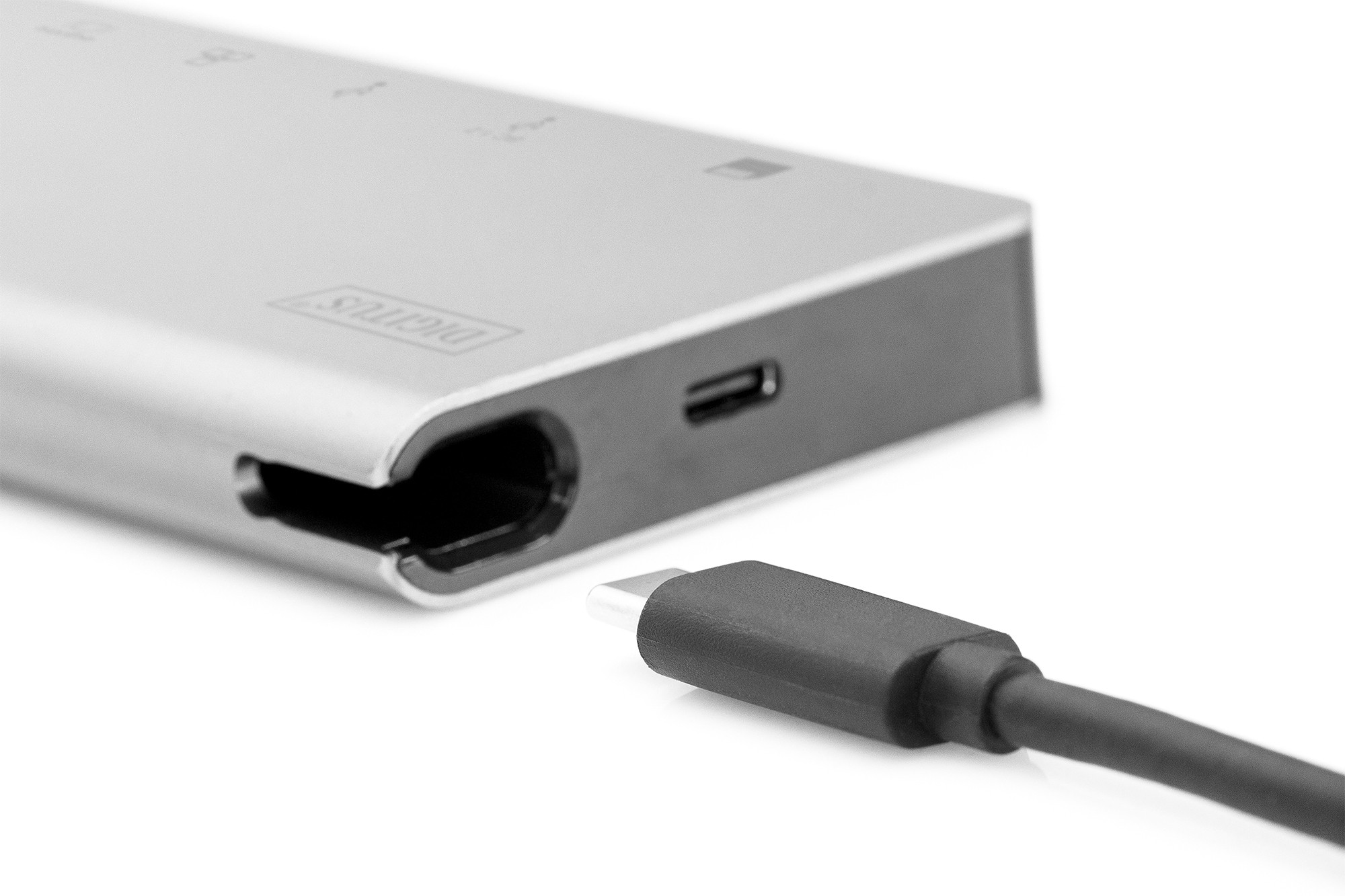 USB-C Çok Portlu İstasyon, 8 Port 2x Video, 2x USB-C, 2x USB3.0, RJ45,2x kart okuyucu