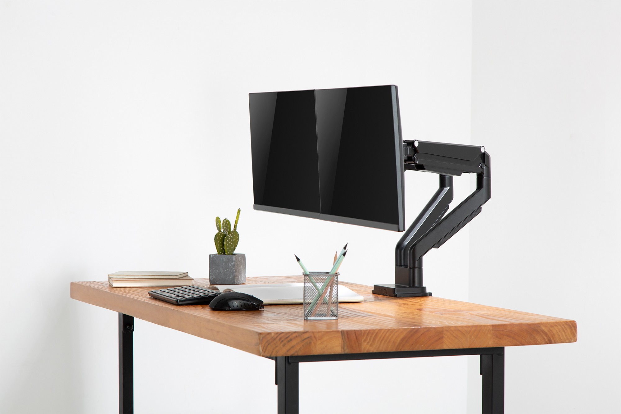 Gaz basınçlı yaya sahip sıkıştırmalı ikili monitör tutucu 17-32", 2 x 9 kg (maks.), siyah