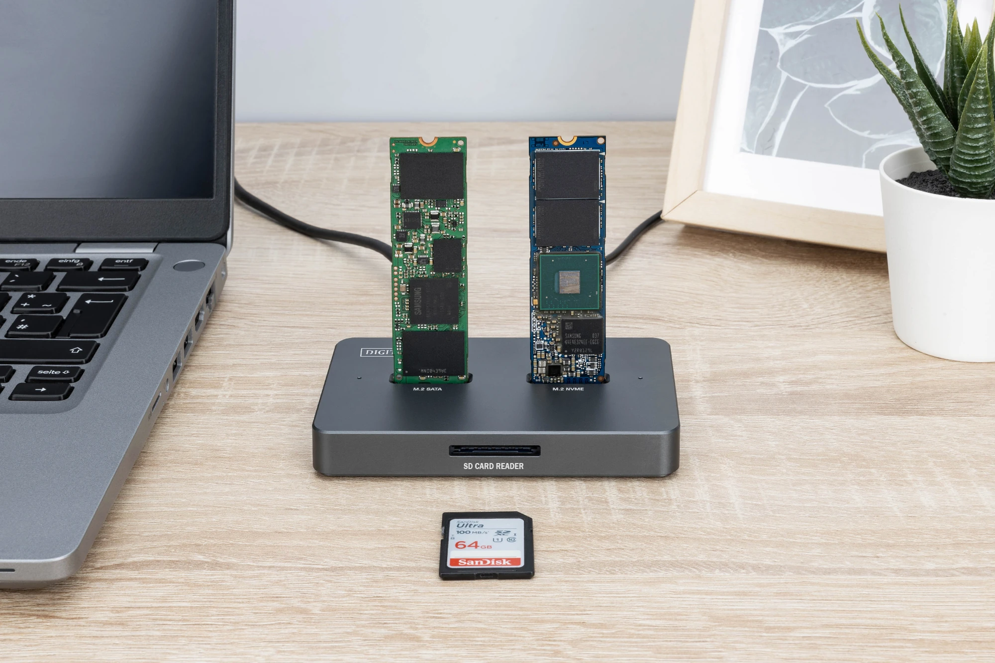 2’si 1 Arada M.2 NVMe + SATA SSD Docking Station – USB-C, SD Express, 10Gbps Hız