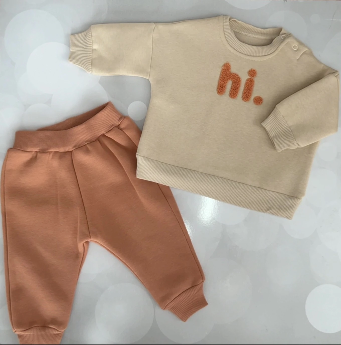 KREM VE SOMON RENGİ KIZ EŞOFMAN TAKIMI - KREM