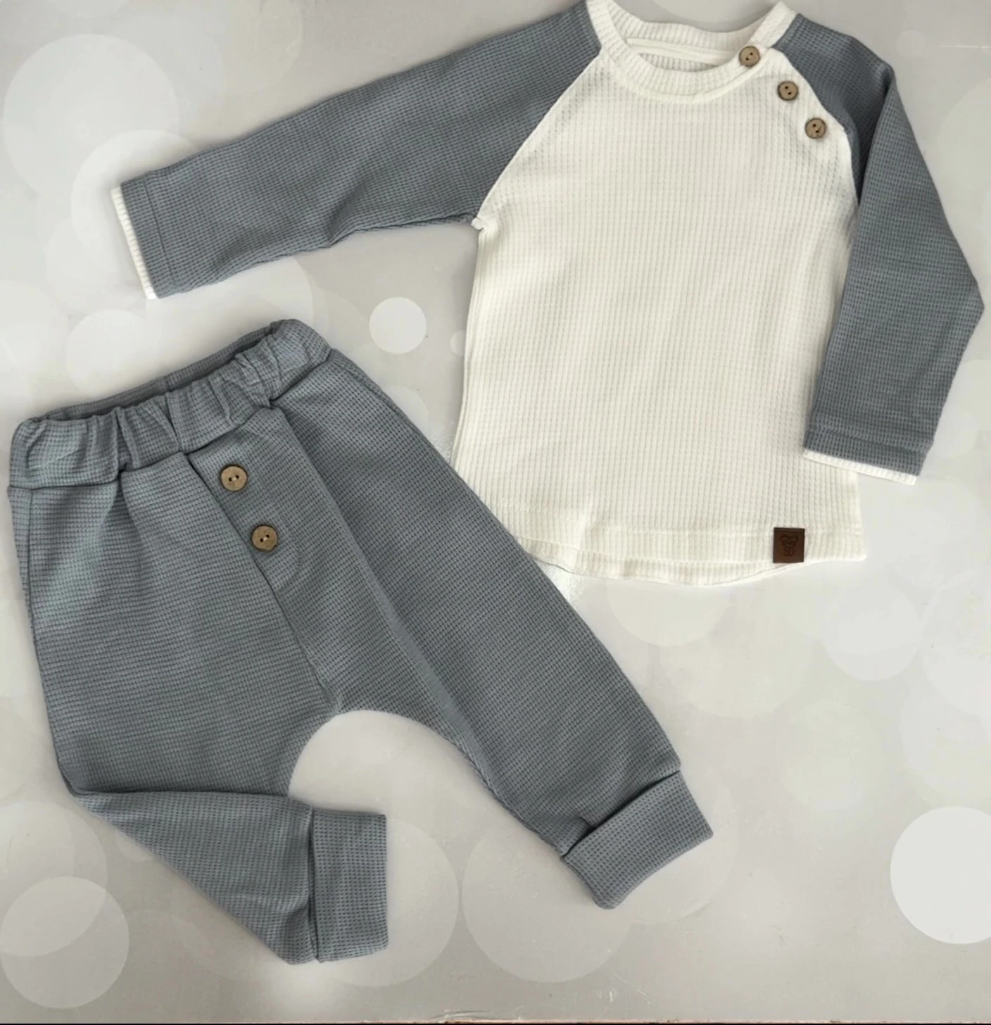 YAKASI DÜĞME DETAYLI BEYAZ MAVİ ERKEK ÇOCUK EŞOFMAN TAKIMI - MAVİ