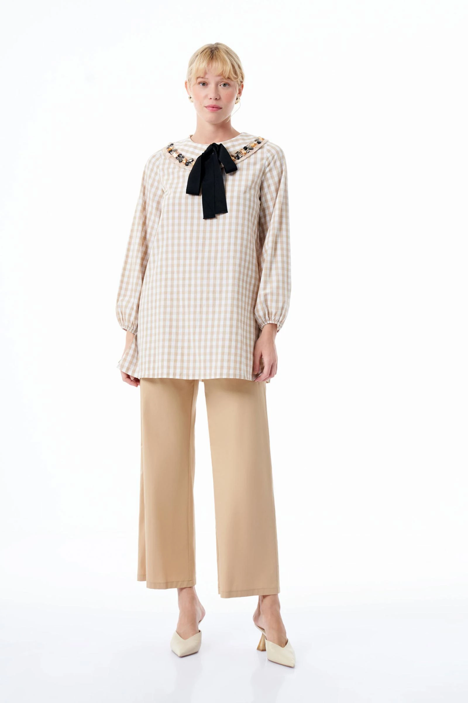 Yaka Detaylı Kadın Kareli Tunik