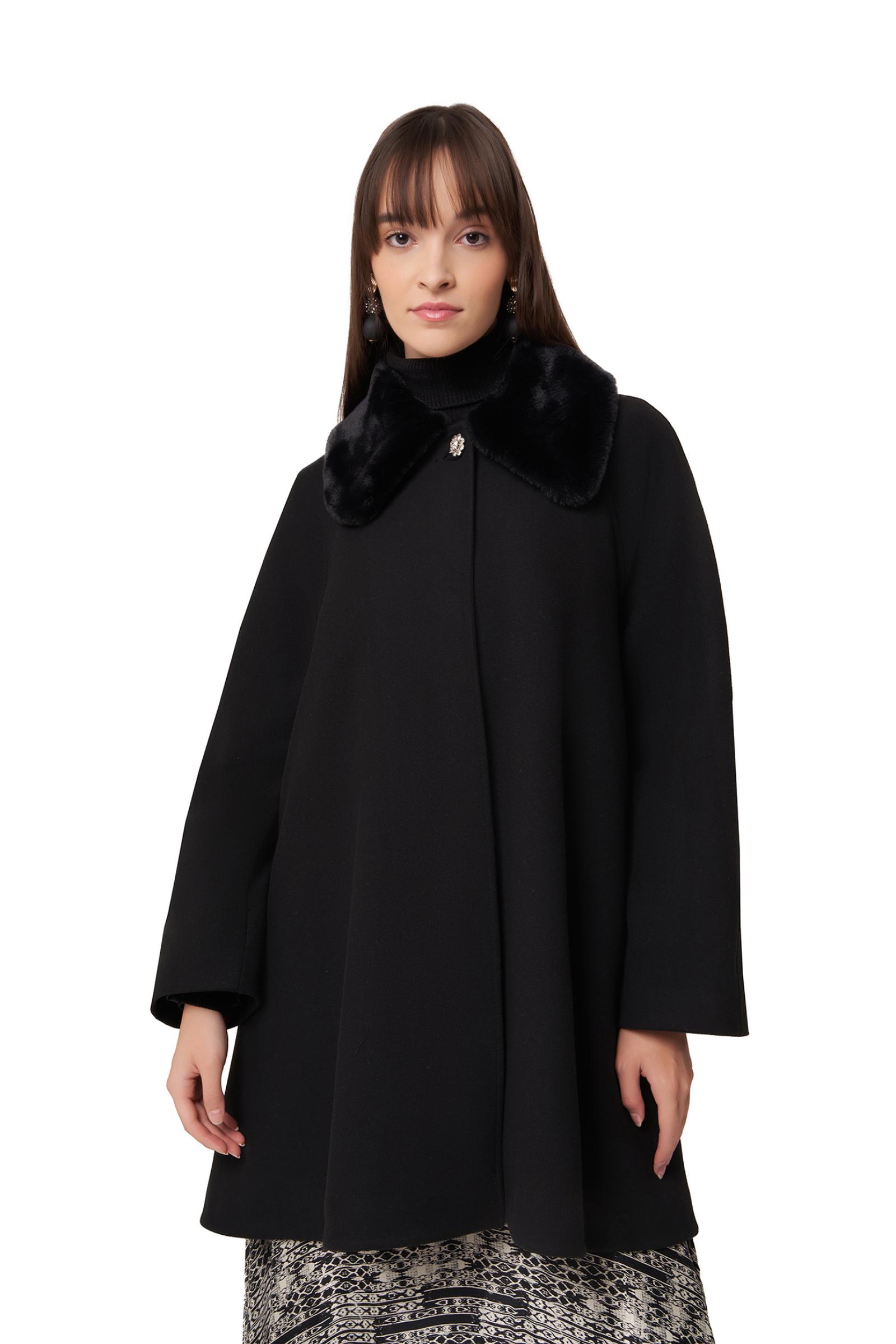Yakası Kürklü Kaşe Kadın Kaban (SERİ 1.1.2)