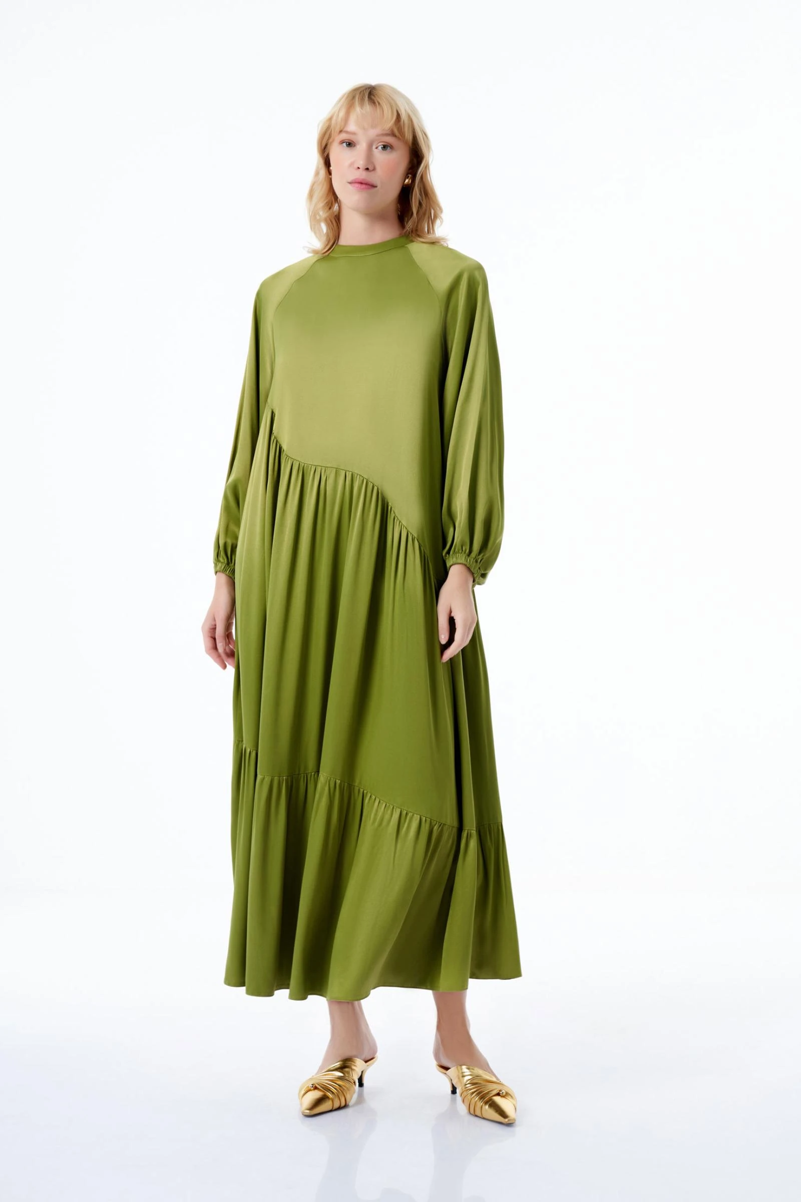 Kadın Elbise (SERİ 1.1.2)