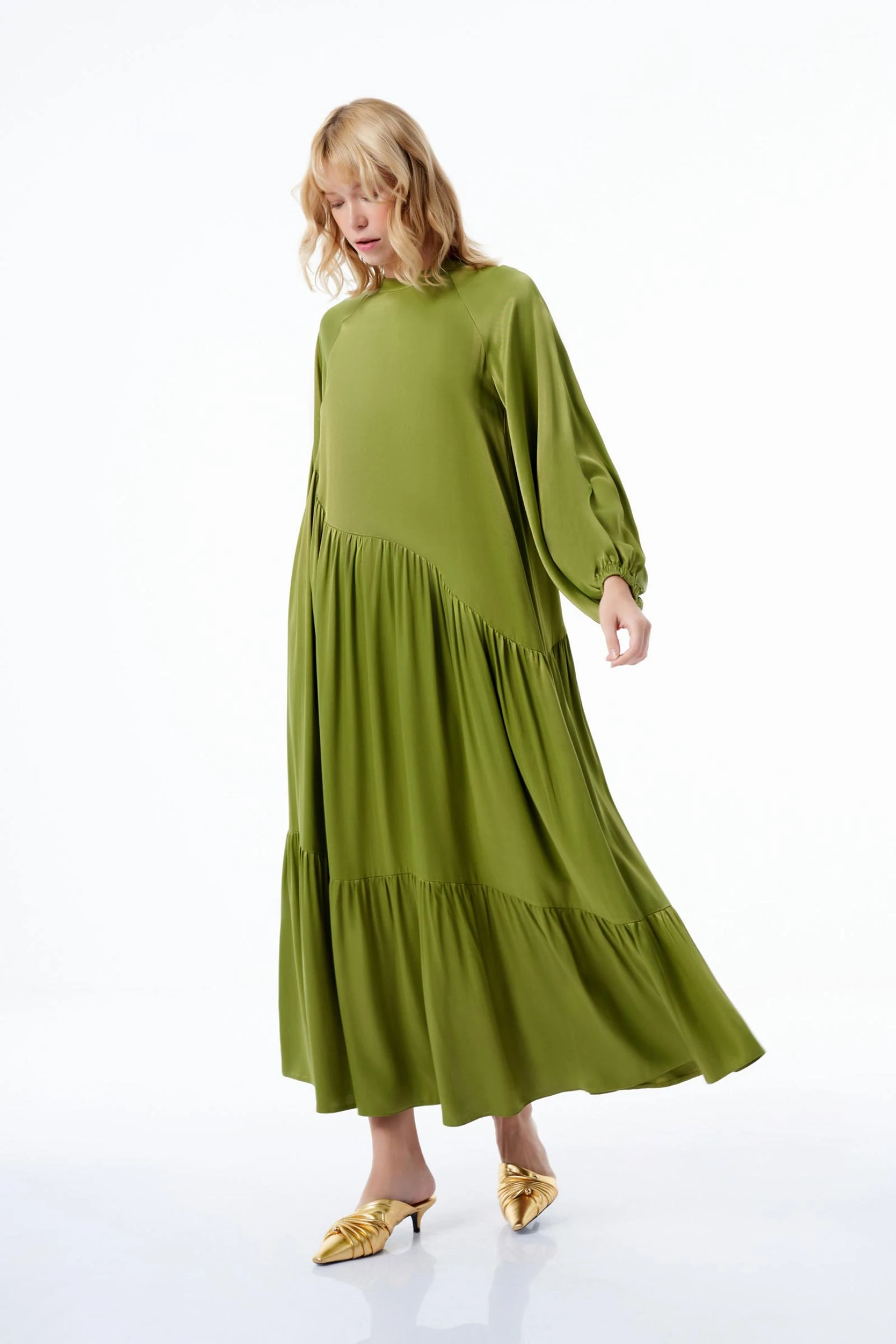 Kadın Elbise (SERİ 1.1.2)