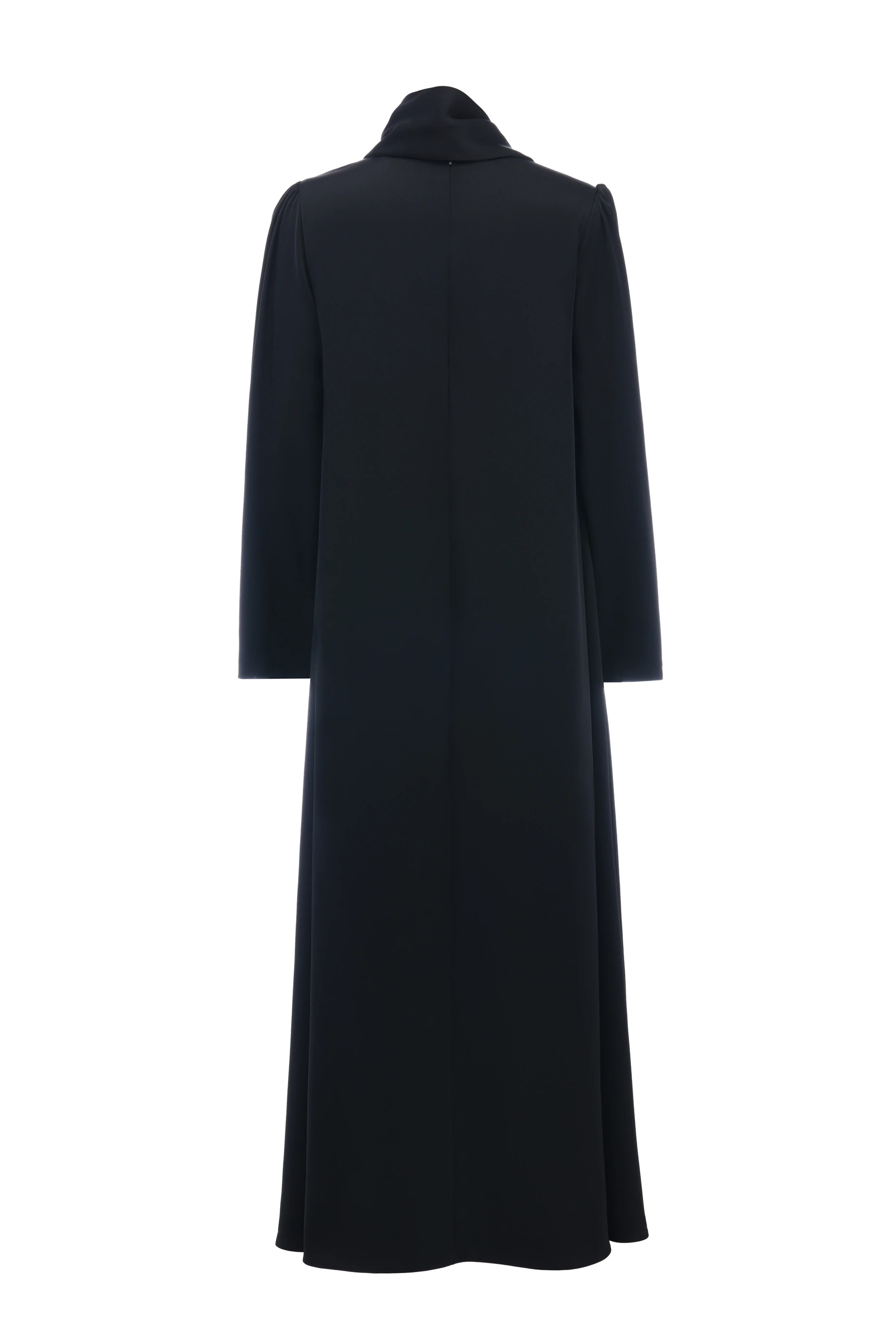 Broşlu Yaka Detaylı Uzun Elbise