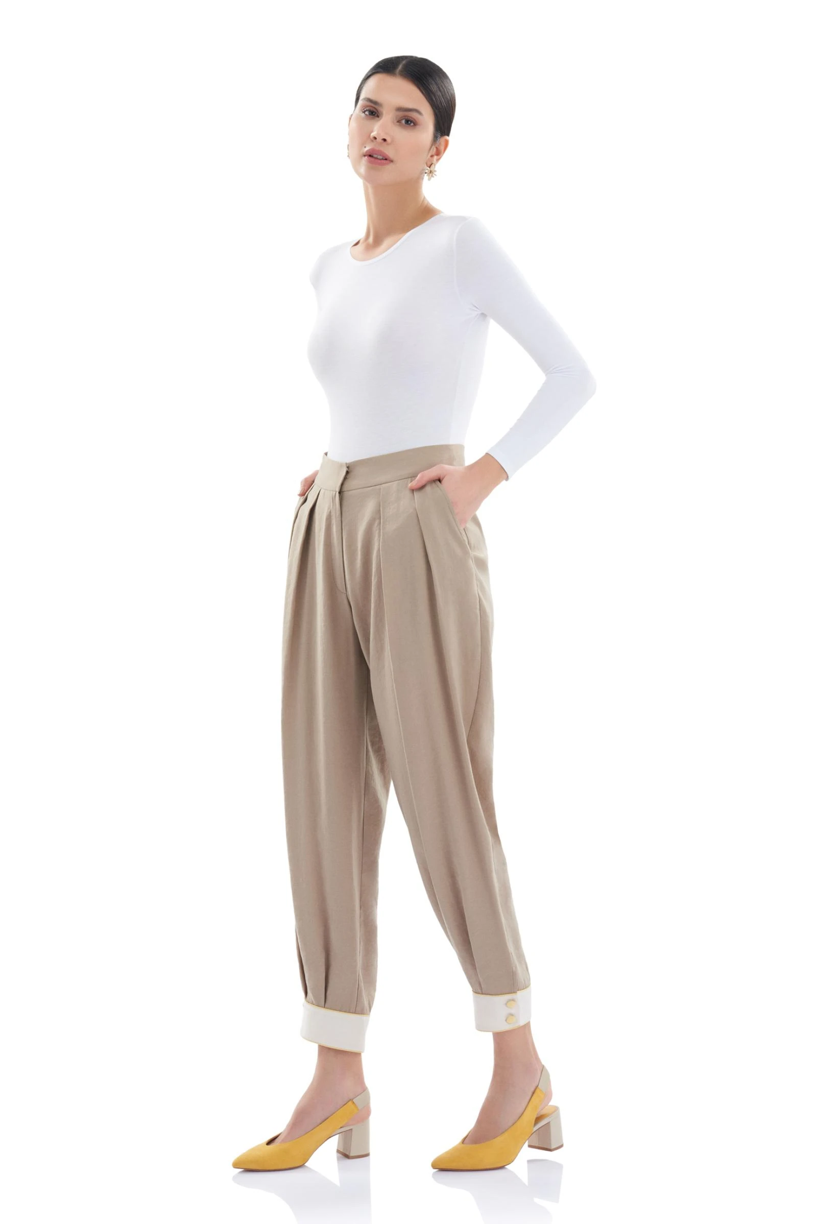 Paça Detaylı Pantolon