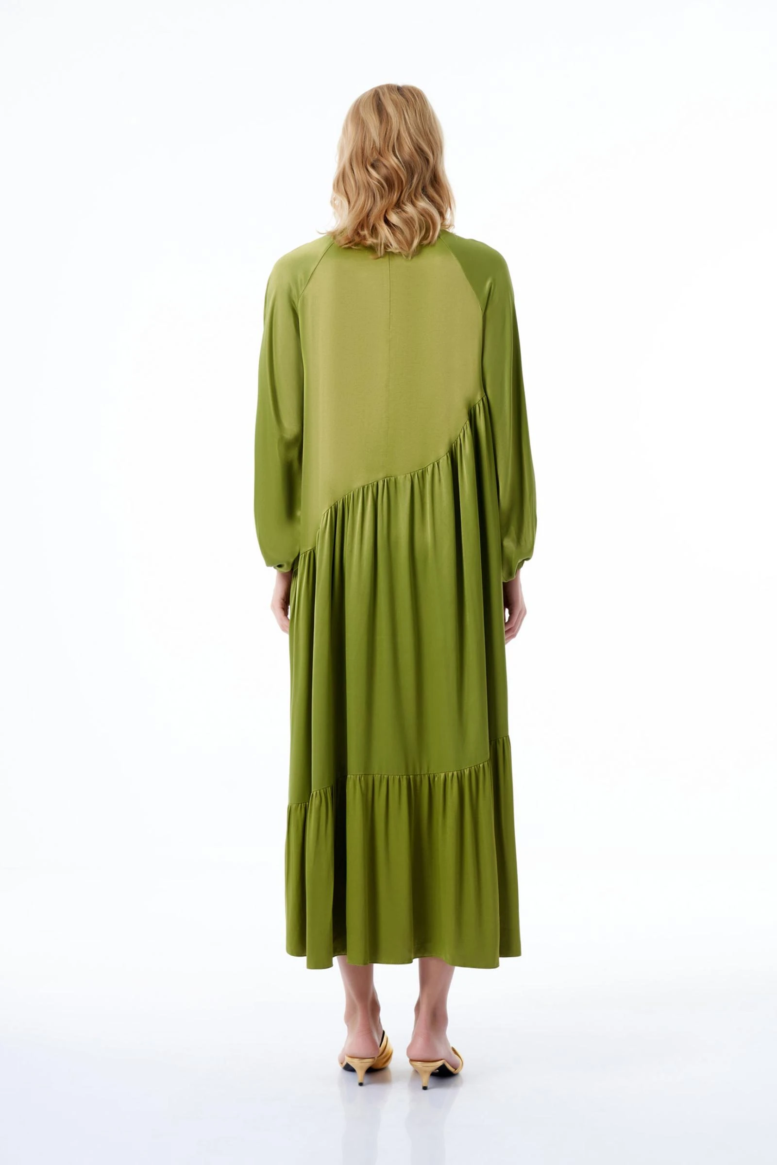 Kadın Elbise (SERİ 1.1.2)