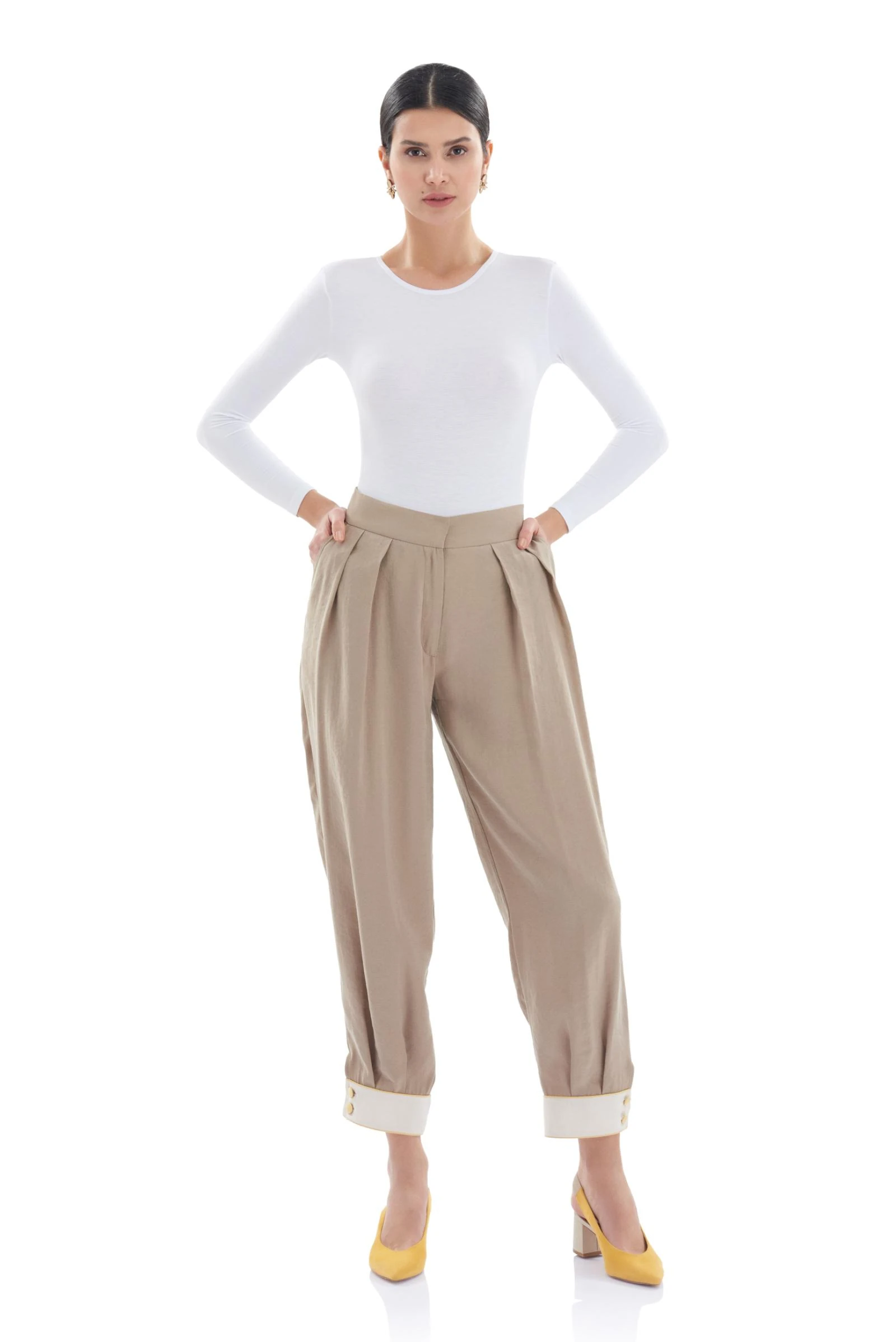 Paça Detaylı Pantolon