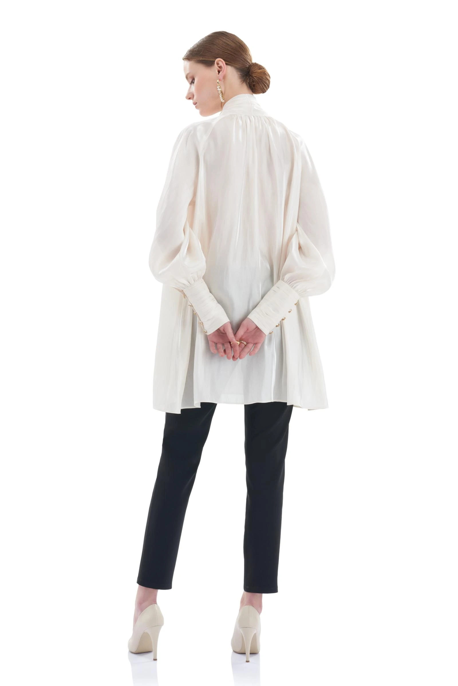 Yaka Detaylı Ekru Uzun Tunik (SERİ 1.1.2)