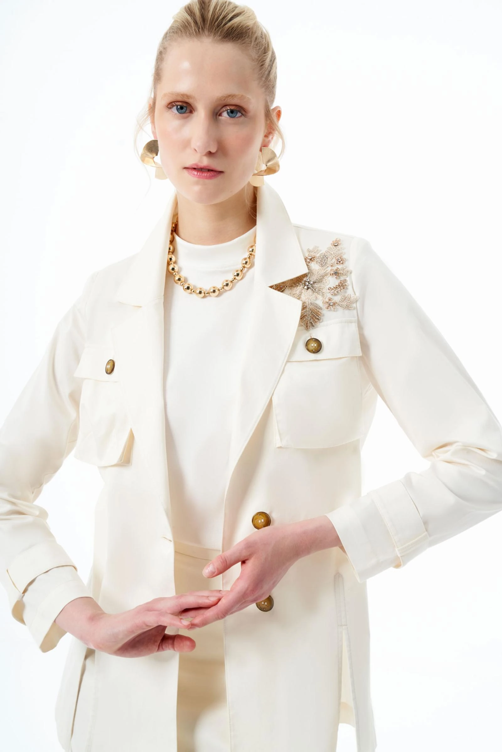 Nakışlı Ekru Kadın Ceket