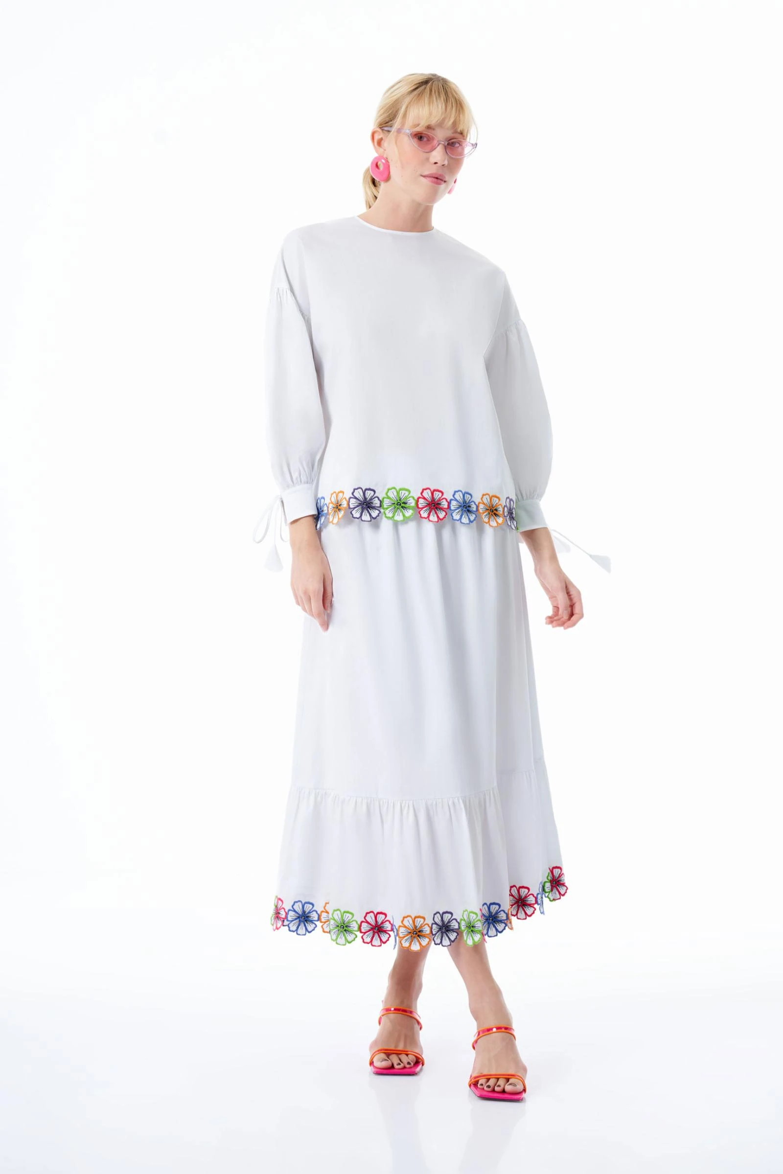 Çiçek Nakışlı Uzun Beyaz Kadın Etek