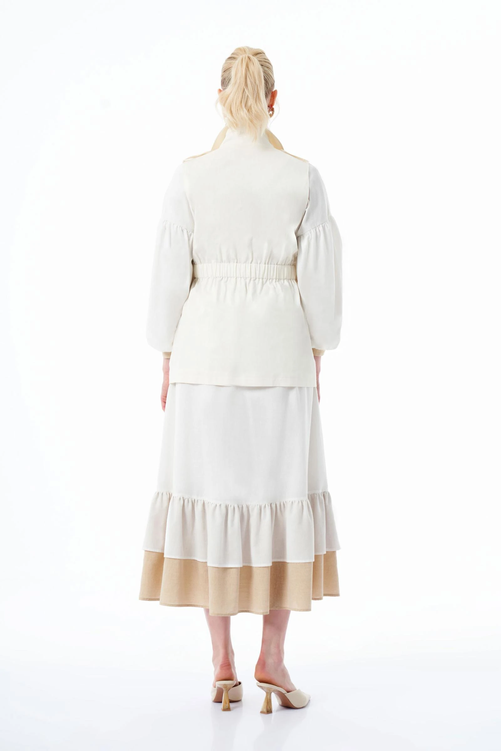 Boncuk İşlemeli Ekru Kadın Yelek