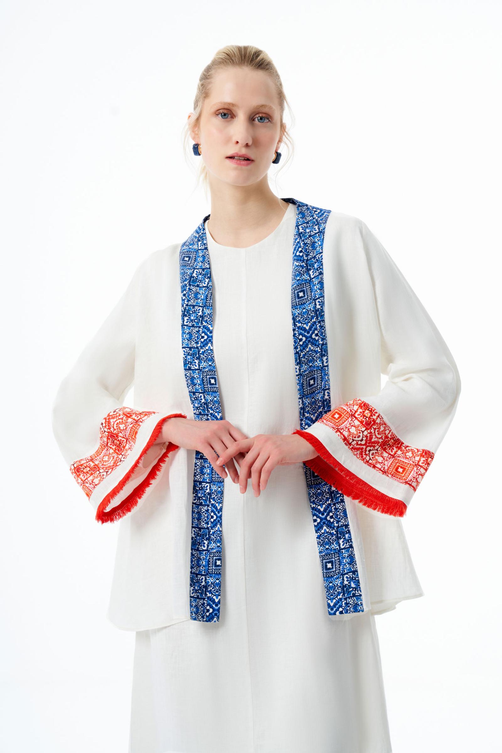 Etnik Detaylı Beyaz Kadın Keten Ceket