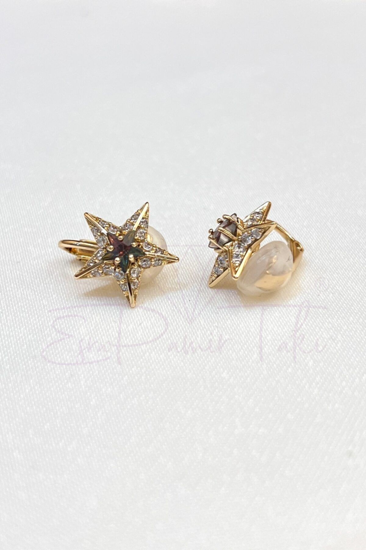 Kristal Taşlı Rose Gold Renk Yıldız Küpe