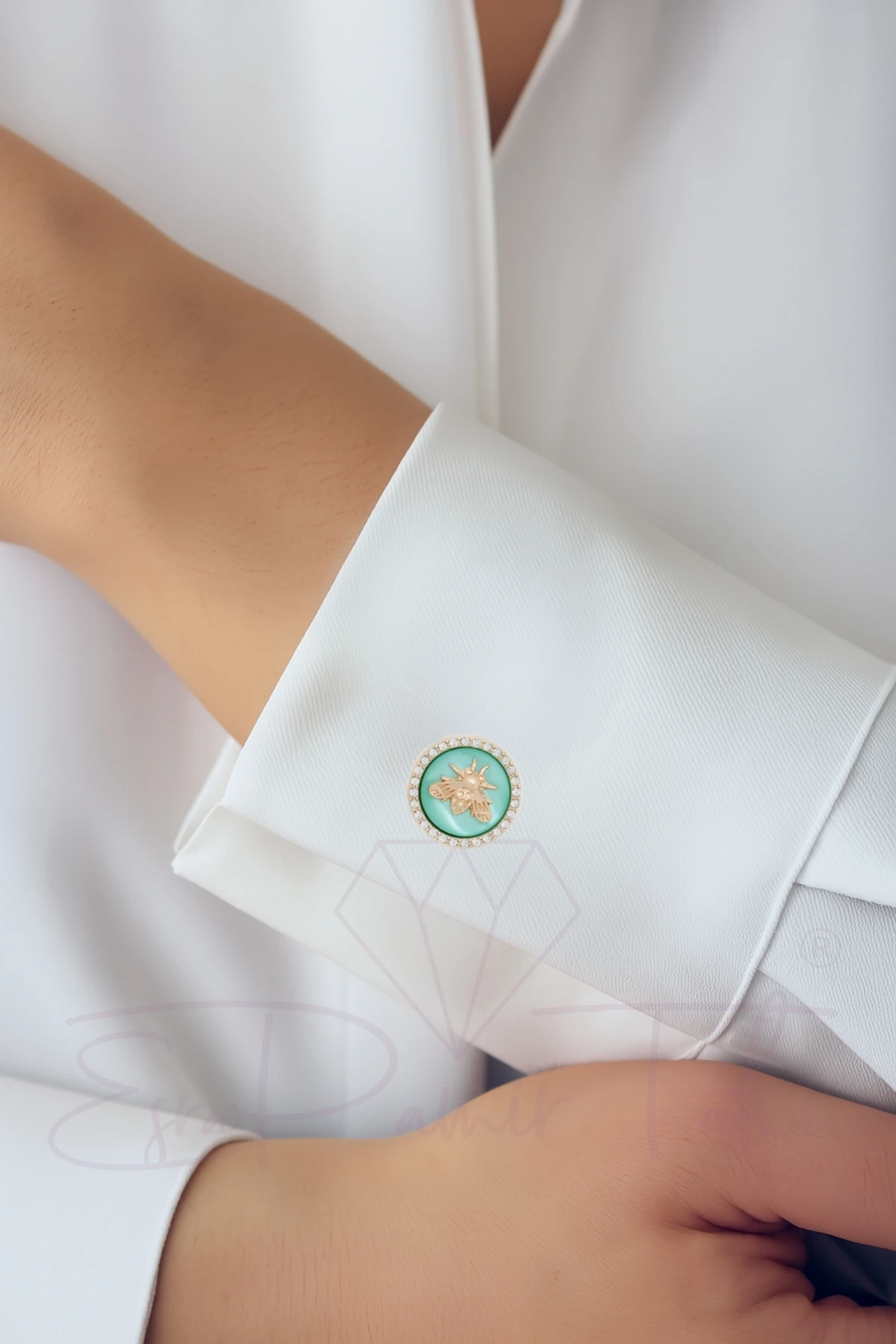 Zirkon Taşlı Turkuaz Arı Motifli Düğme Süsü Broş