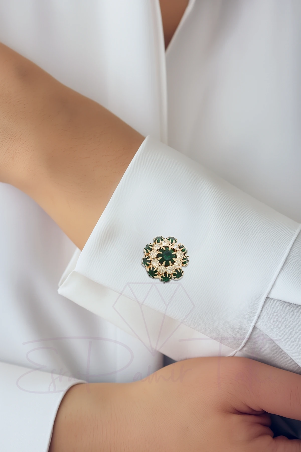 Koyu Yeşil Taşlı Düğme Süsü Broş