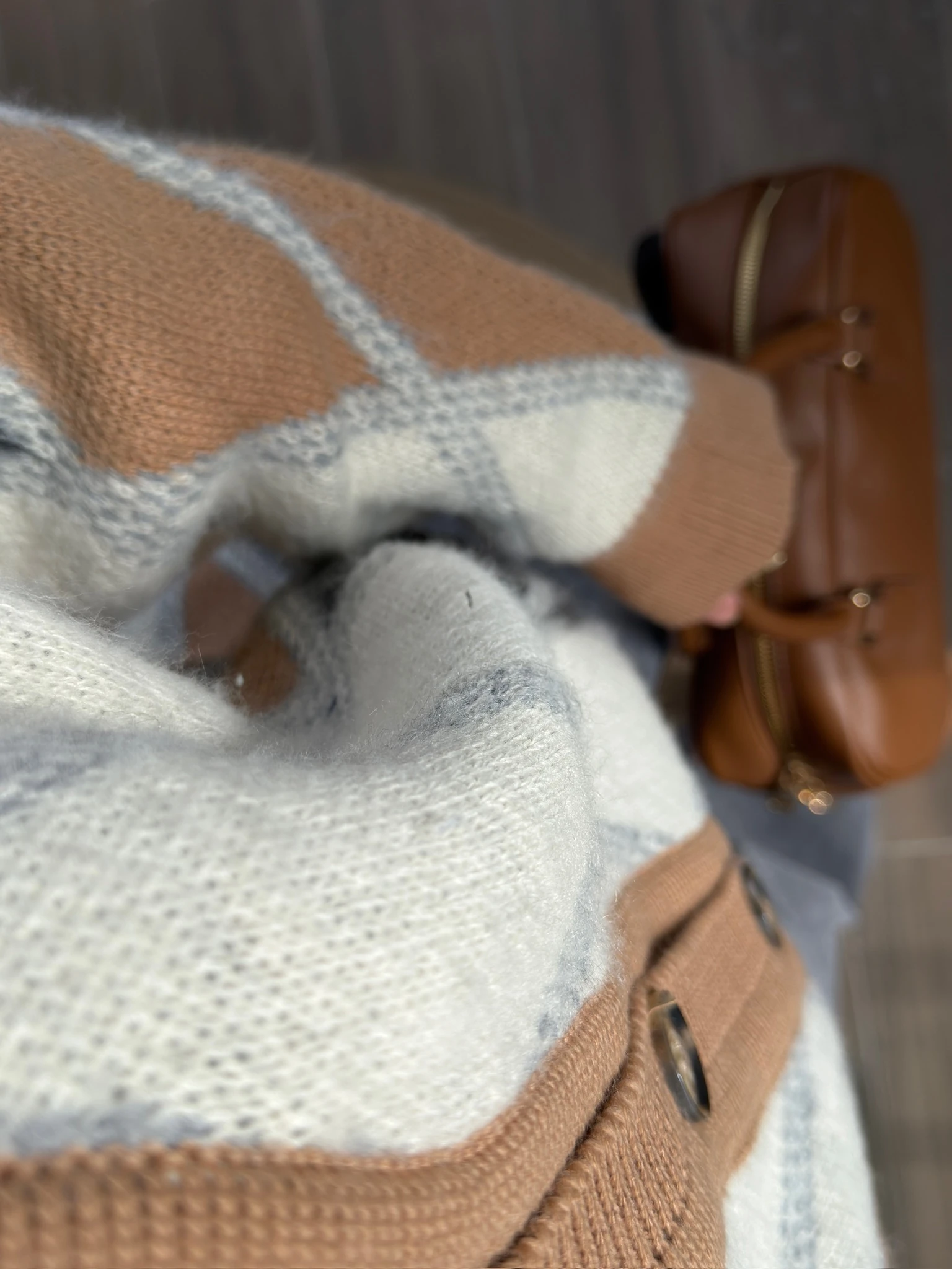 Premium Gri Taba Krem Baklava Detaylı Hırka