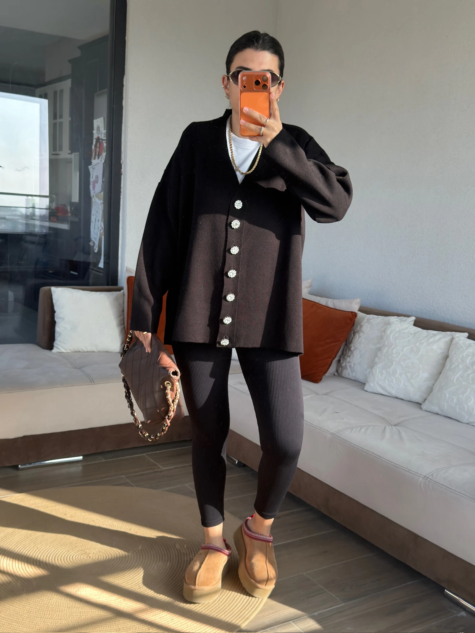 Ms Model Çiçek Düğmeli Siyah Triko Hırka