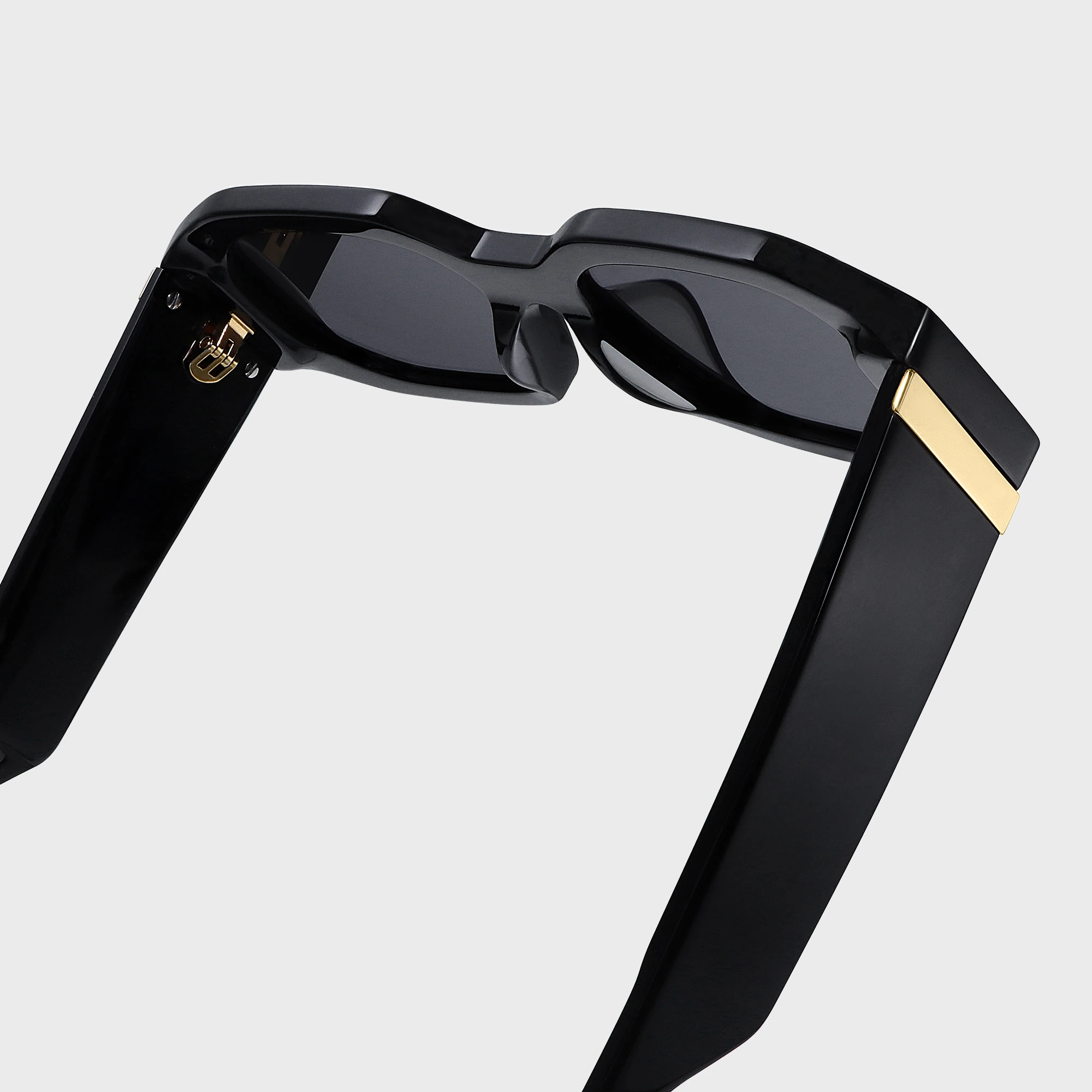 Black Ember – Siyah Kalın Çerçeve / Koyu Lens Gözlük