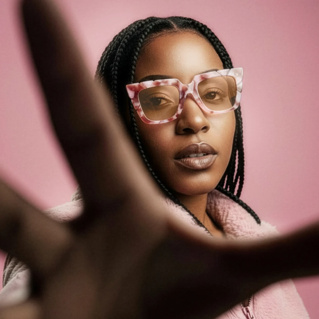 Edge Bloom – Pembe Transparan Çerçeve, Mocha Desen Detaylı – Bakır Lens