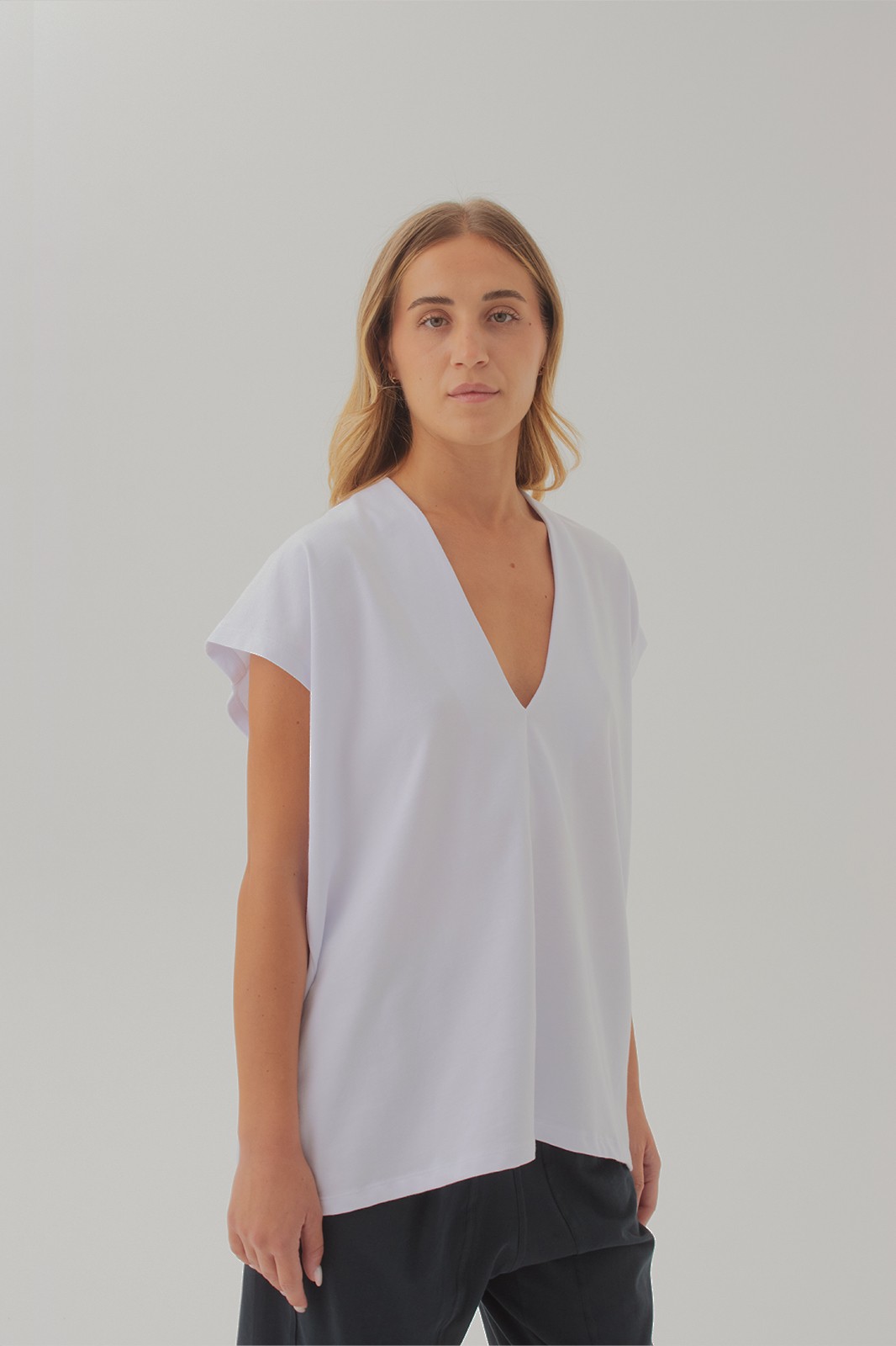 V-Shape Tee Snowwhite