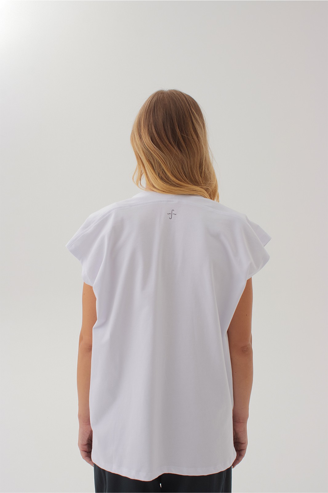 V-Shape Tee Snowwhite