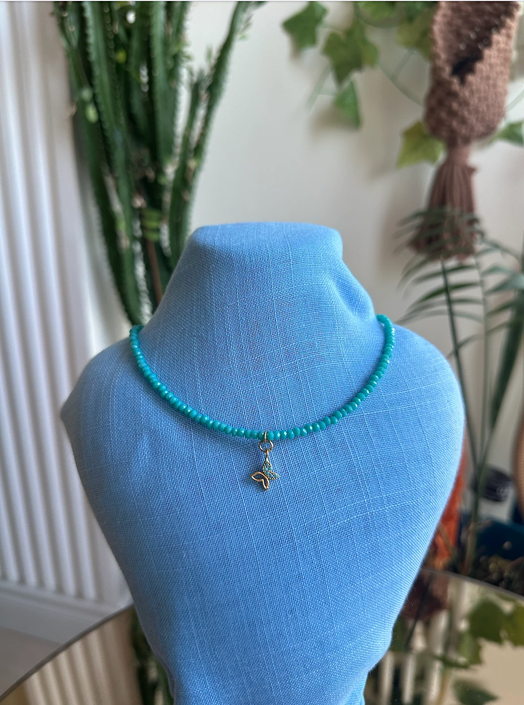 Taş Kelebek Kristal Kolye