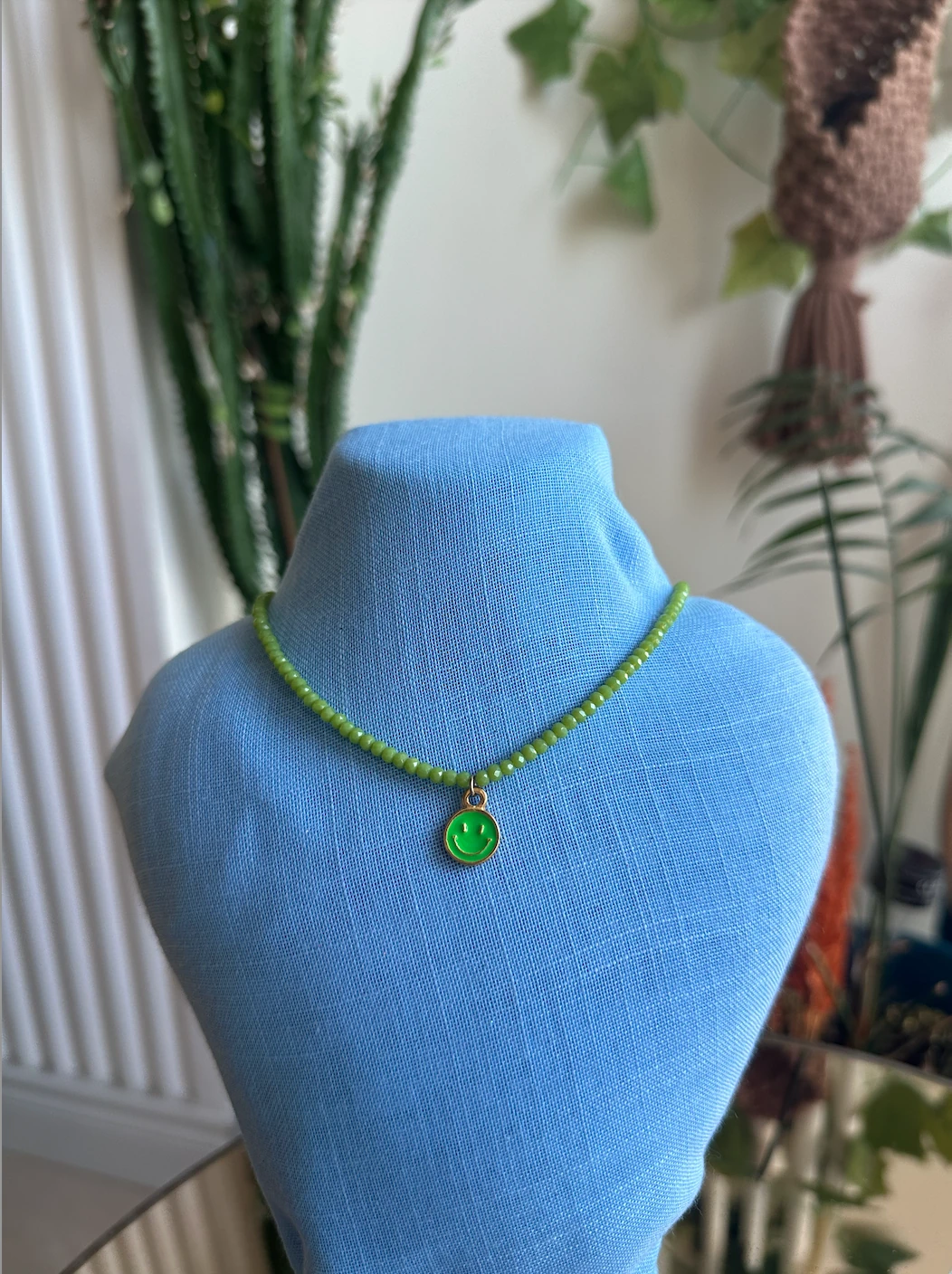 Gülen Yüz Kristal Kolye