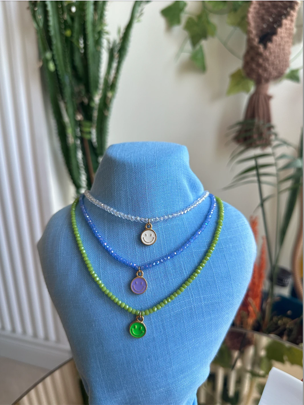 Gülen Yüz Kristal Kolye