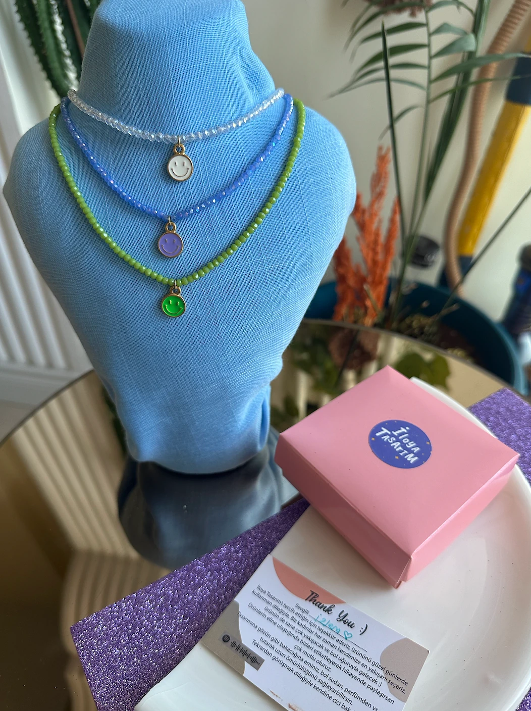 Gülen Yüz Kristal Kolye