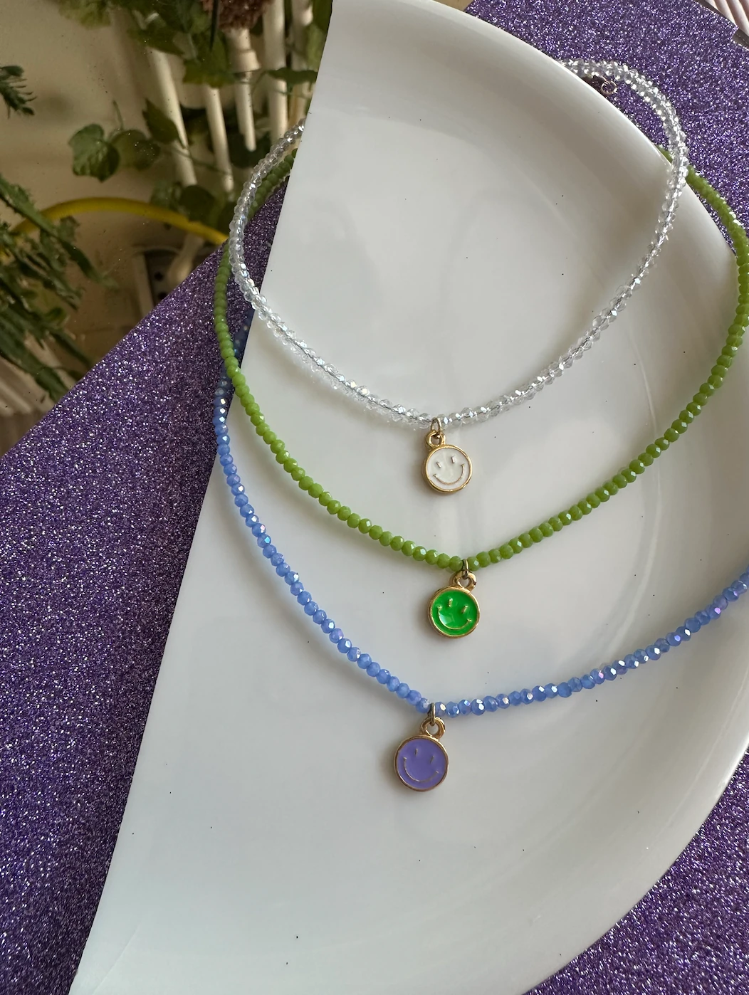 Gülen Yüz Kristal Kolye