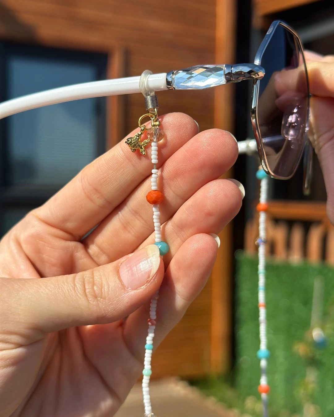 Turuncu-Yeşil Kristal Boncuk Gözlük Askısı