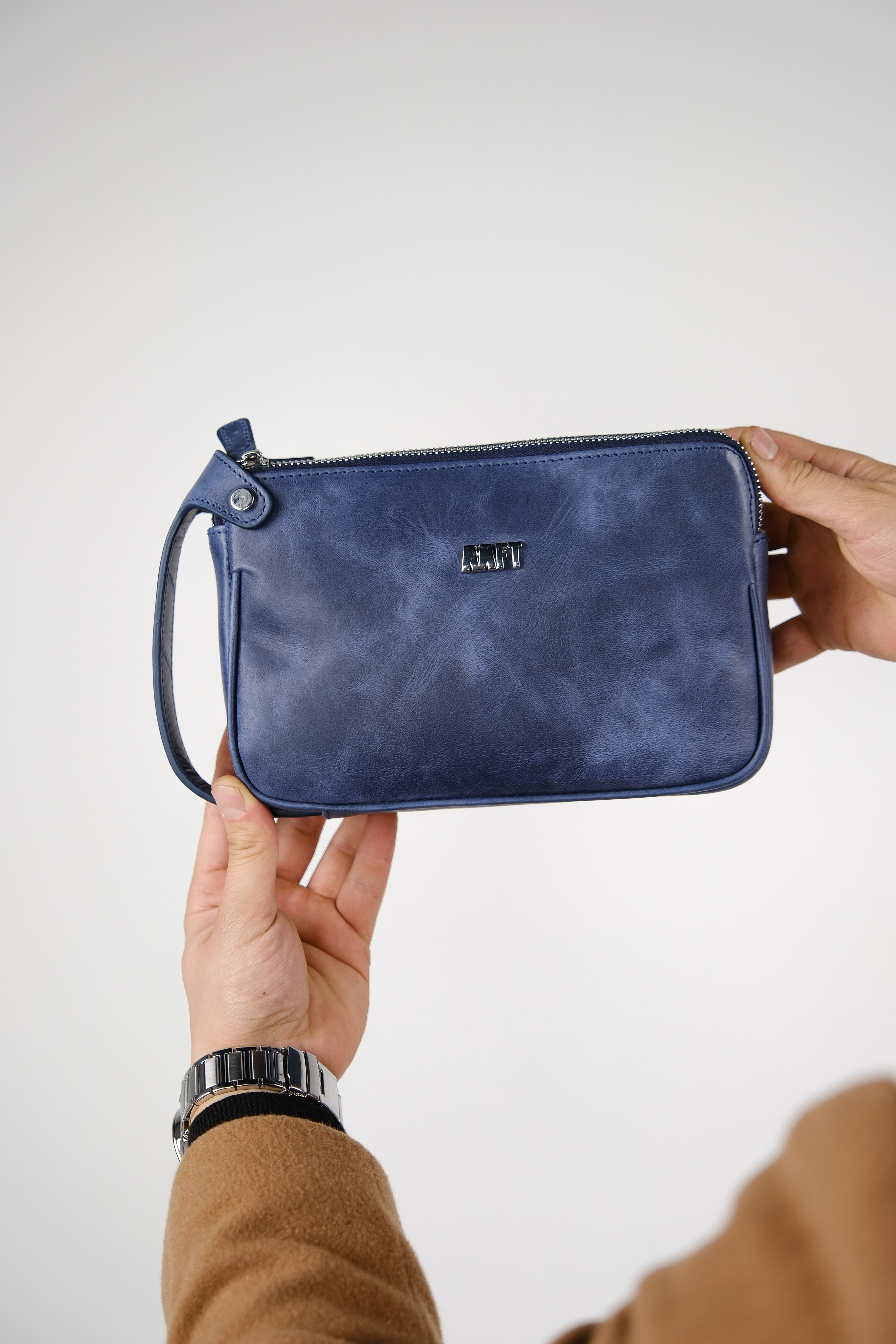 Hakiki Deri Unisex El Çantası – Fermuarlı, Kişiye Özel | Moon Bag 4381 - Tiguan Lacivert