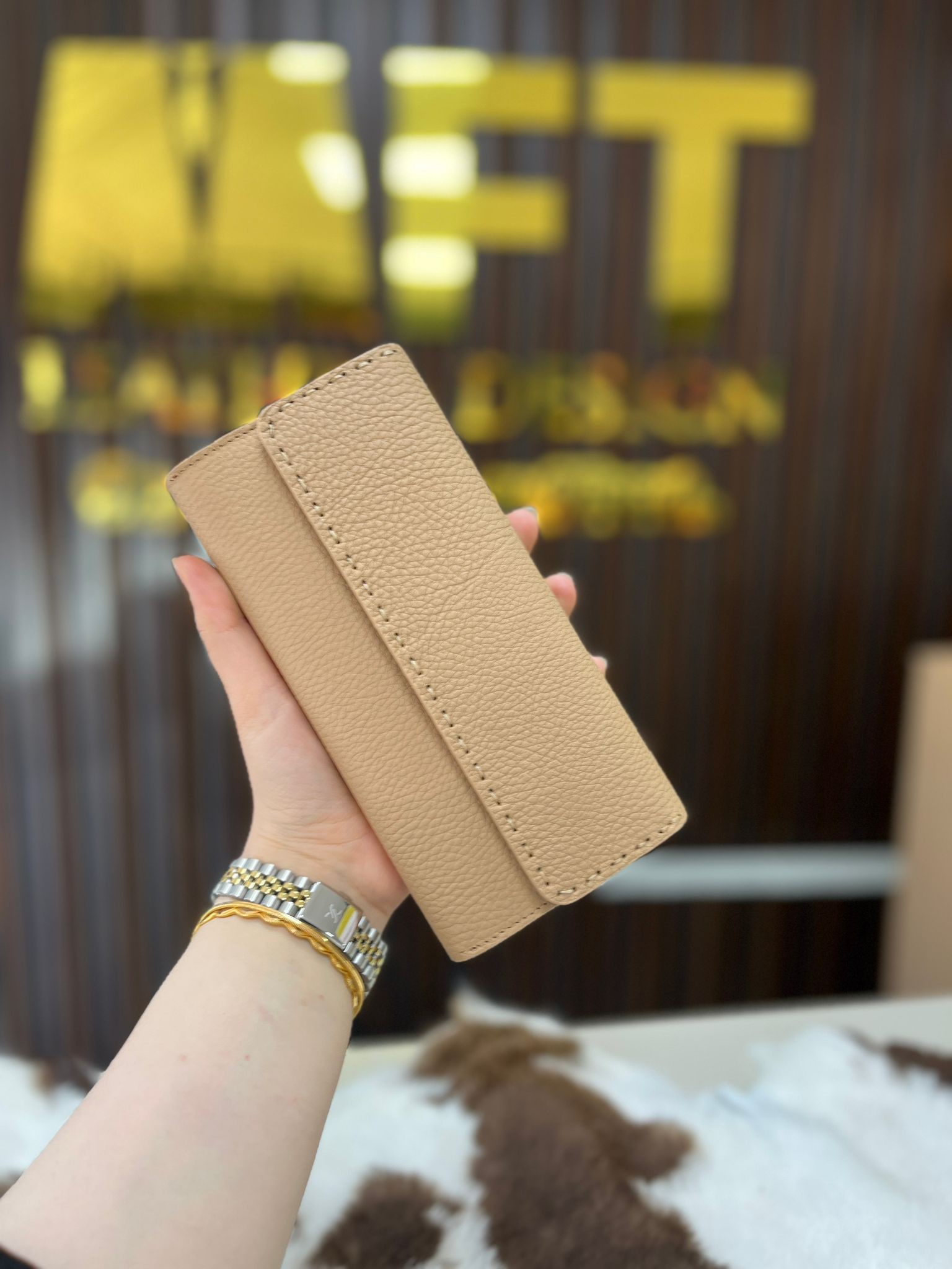 Hakiki Deri El Portföyü Cüzdan – Telefon Bölmeli, Mıknatıslı Kapaklı, Kişiye Özel | Hilton 8926 - Flother Mat Biscuit