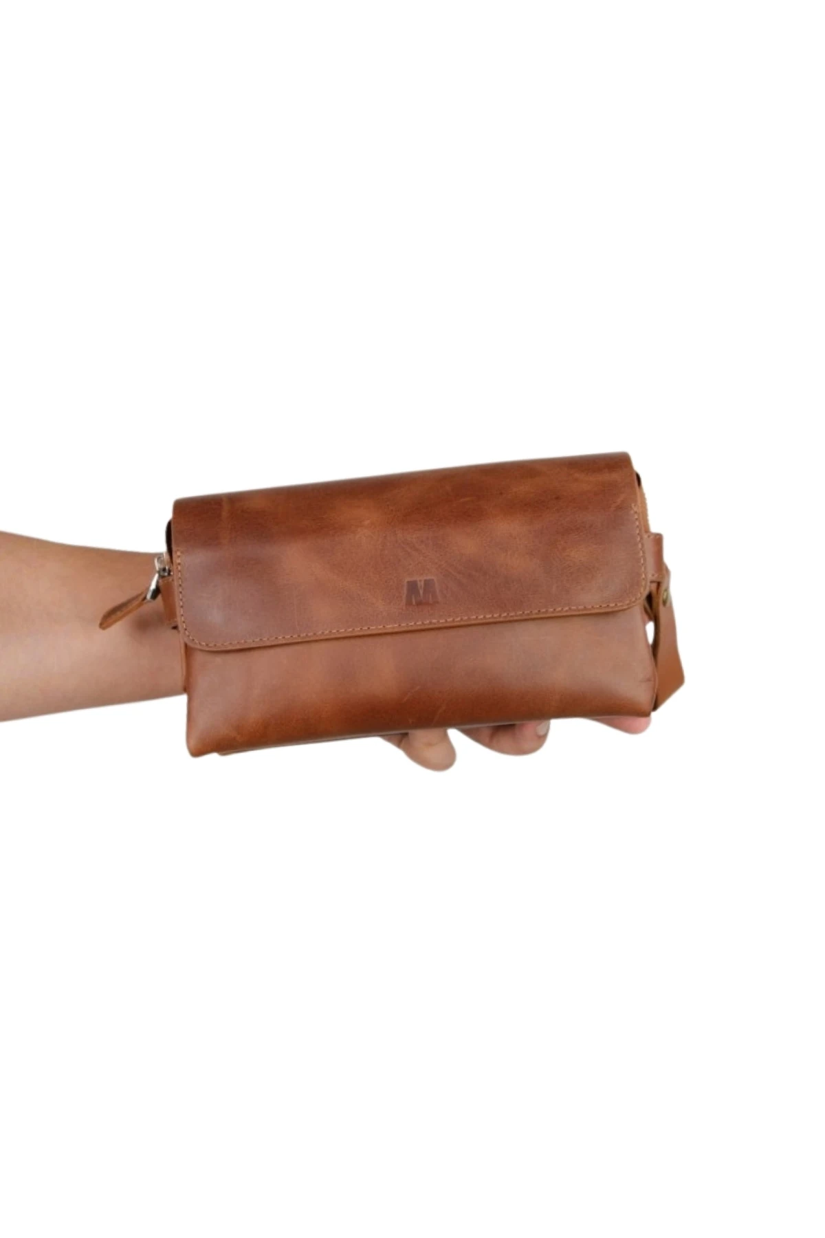 Hakiki Deri Unisex El Çantası – Bilek Tutma Kayışı, İsim Yazılı, Kişiye Özel | Boliva 9874 - Tiguan Taba