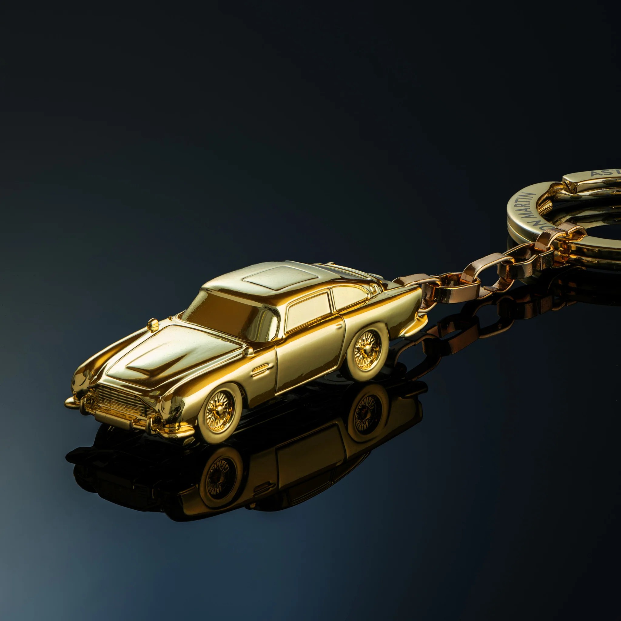 James Bond Aston Martin DB5 Anahtarlık - Gold