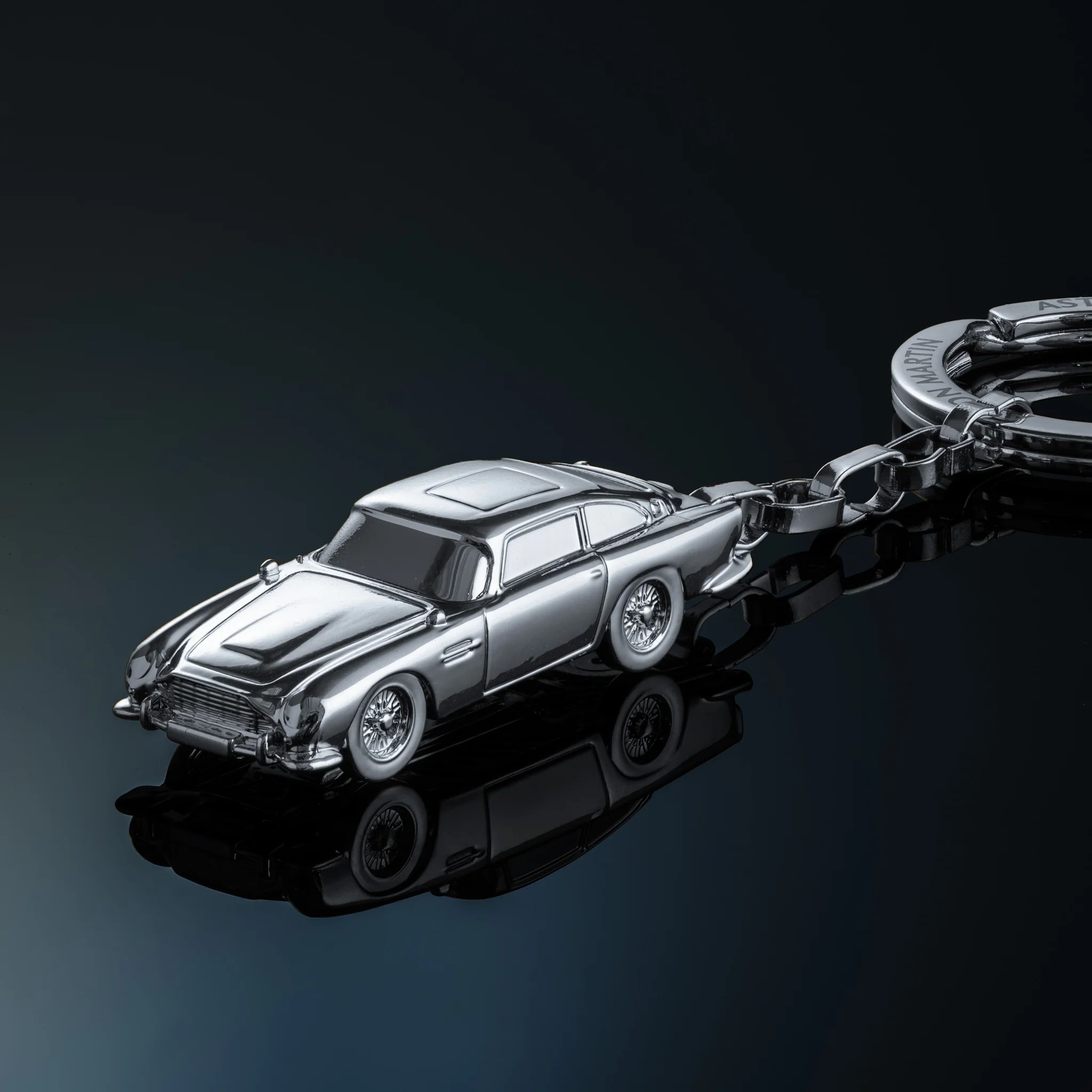 James Bond Aston Martin DB5 Anahtarlık - Chrome