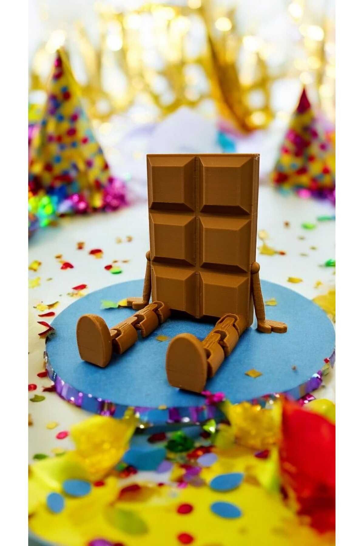 Ayakları Sallanan Sevimli Çikolata