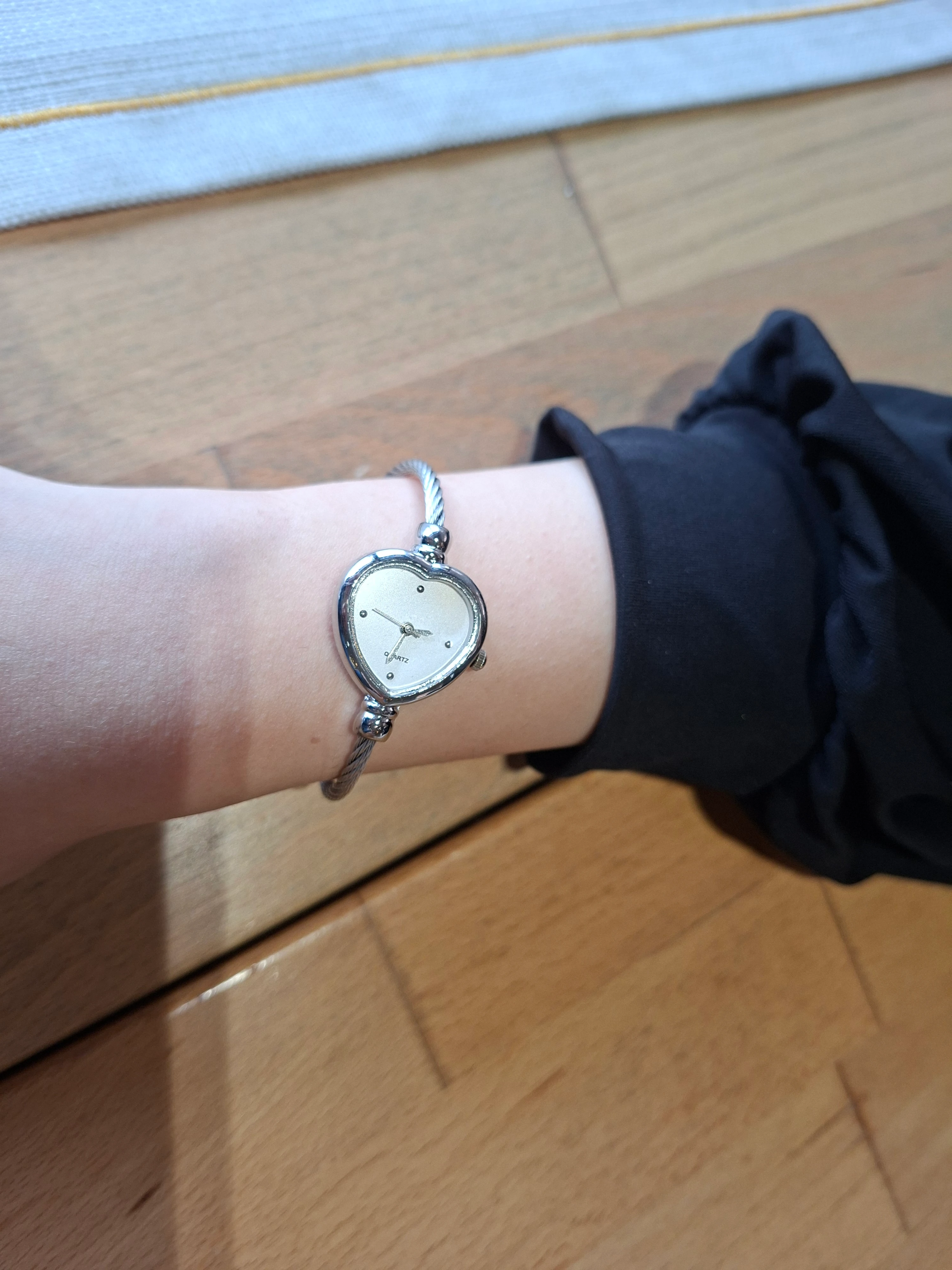 Beyaz Kadranlı Kalpli Silver Saat