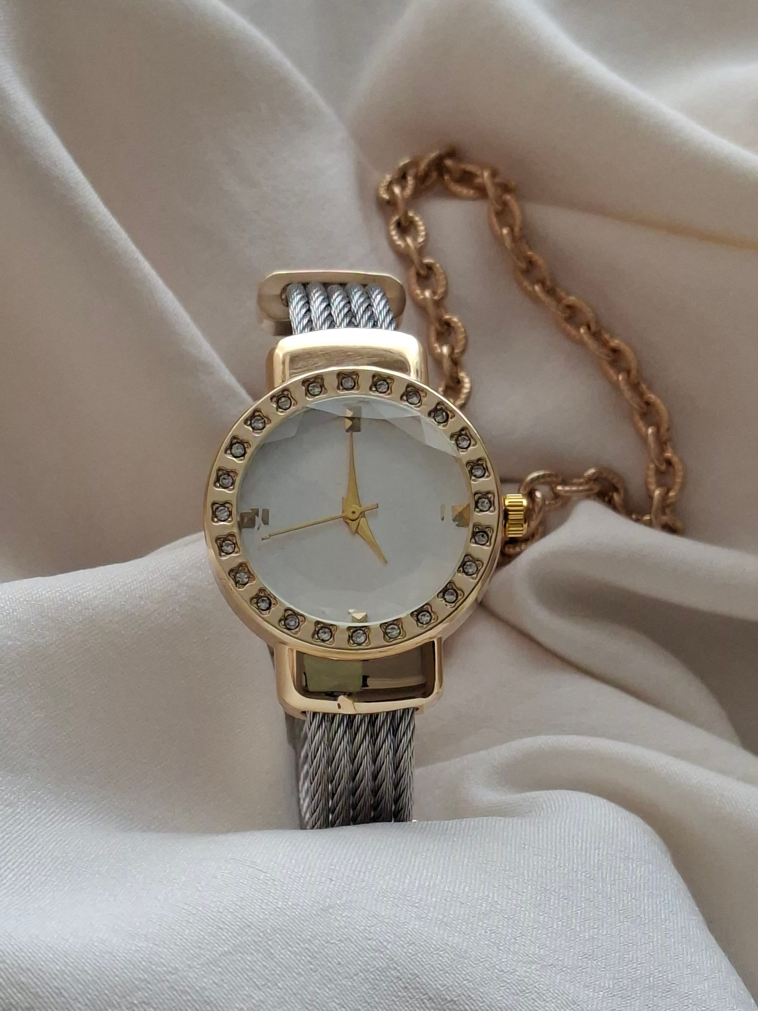 Yuvarlak Kadranlı Taşlı Silver Bileklik Saat image