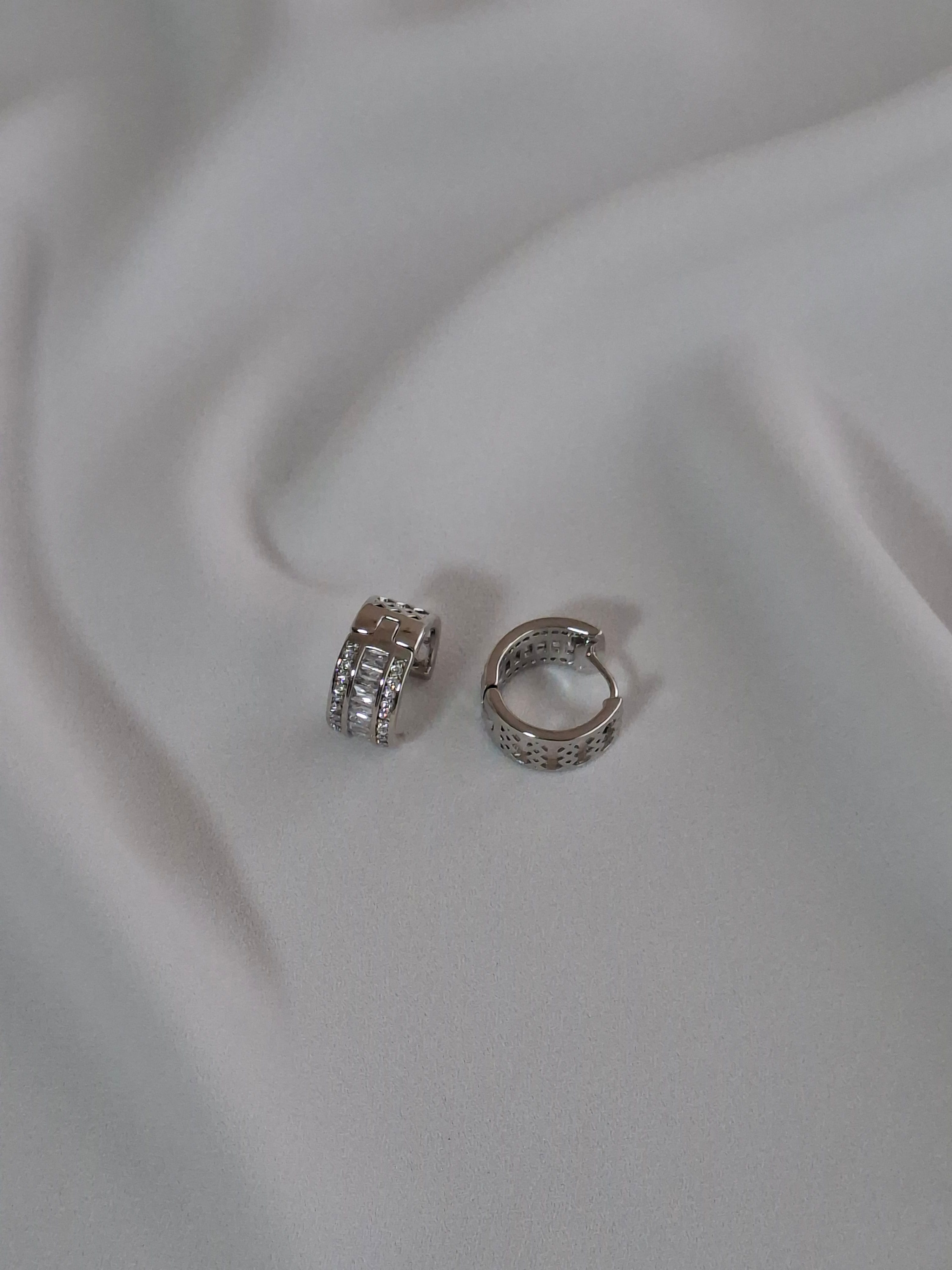 Pirinç Çok Taşlı Silver Küpe image