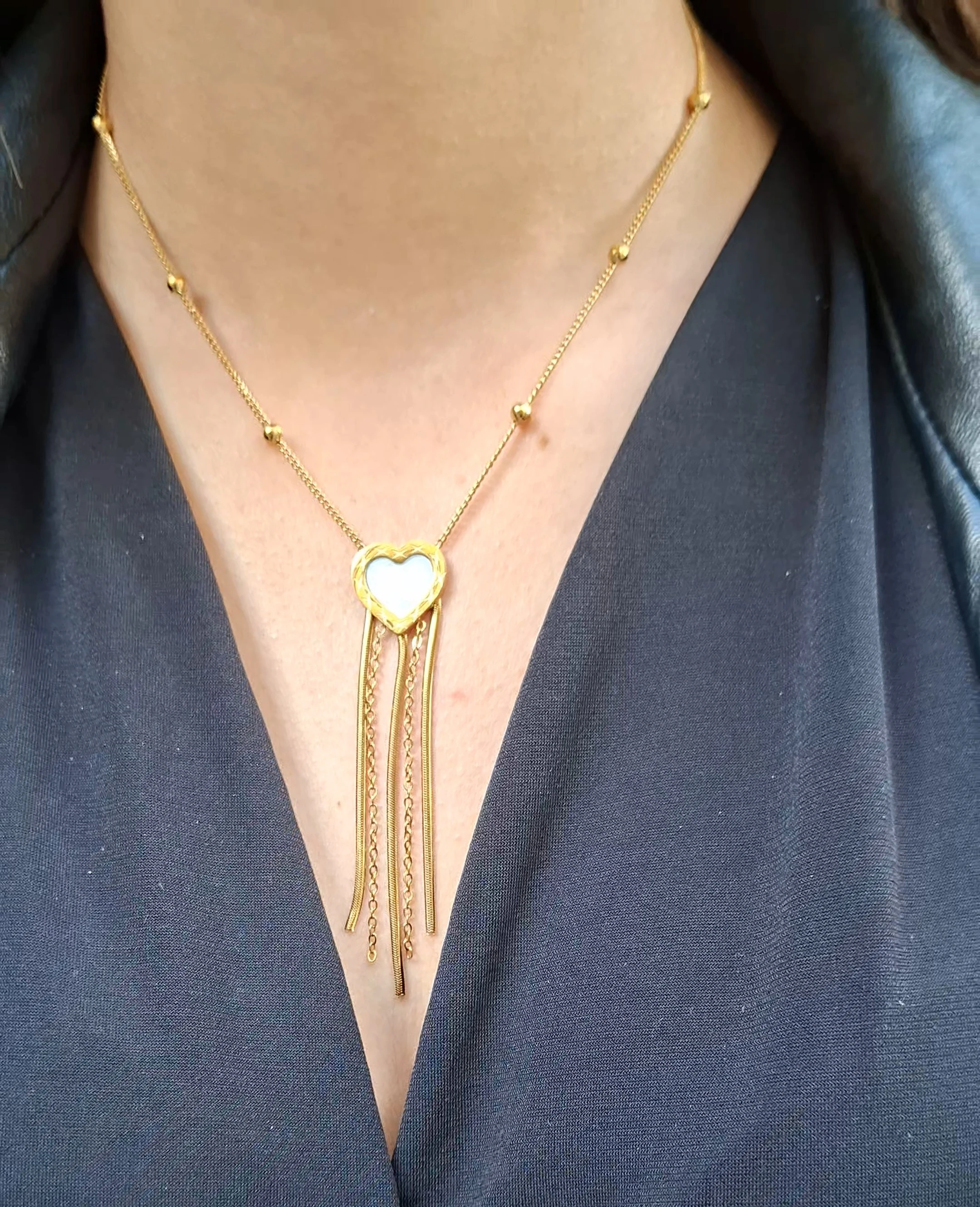 Dorikalı Sallantılı Kalpli Gold Kolye