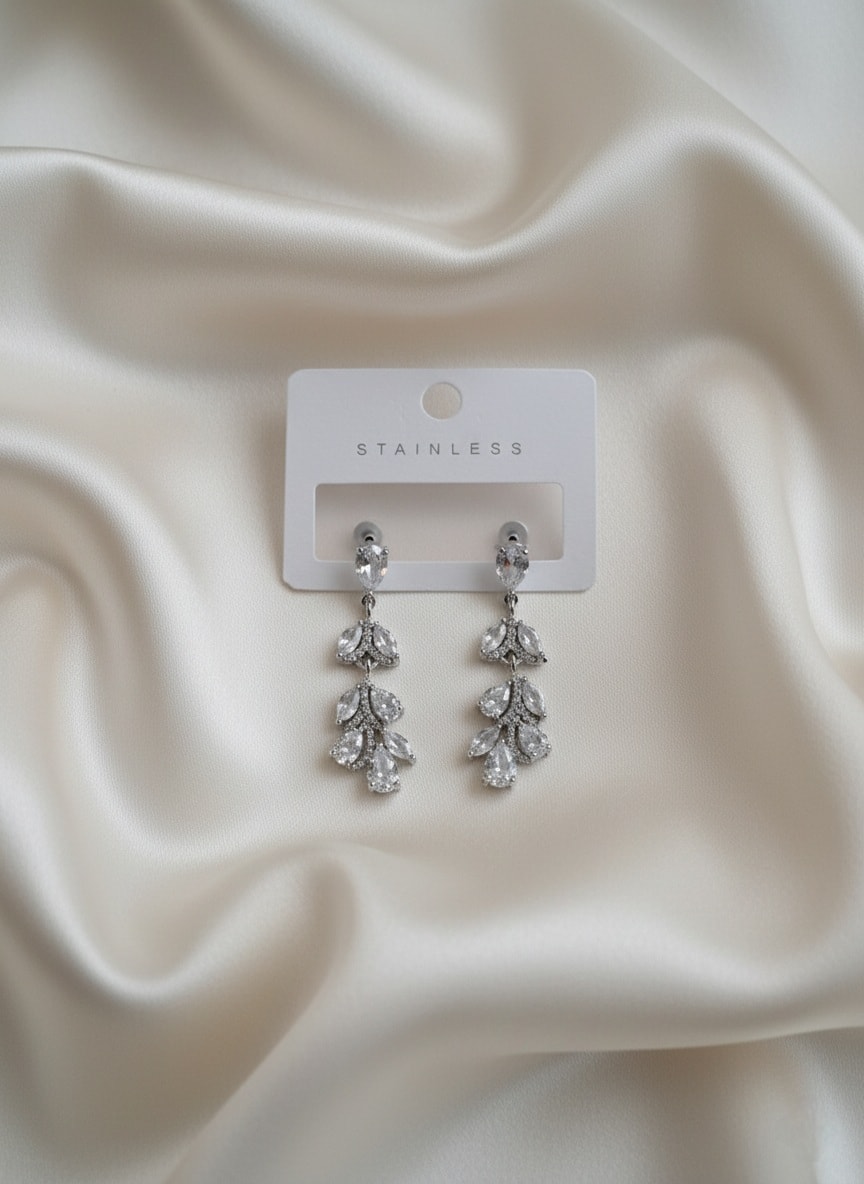 Çelik Yaprak Taşlı Silver Küpe image